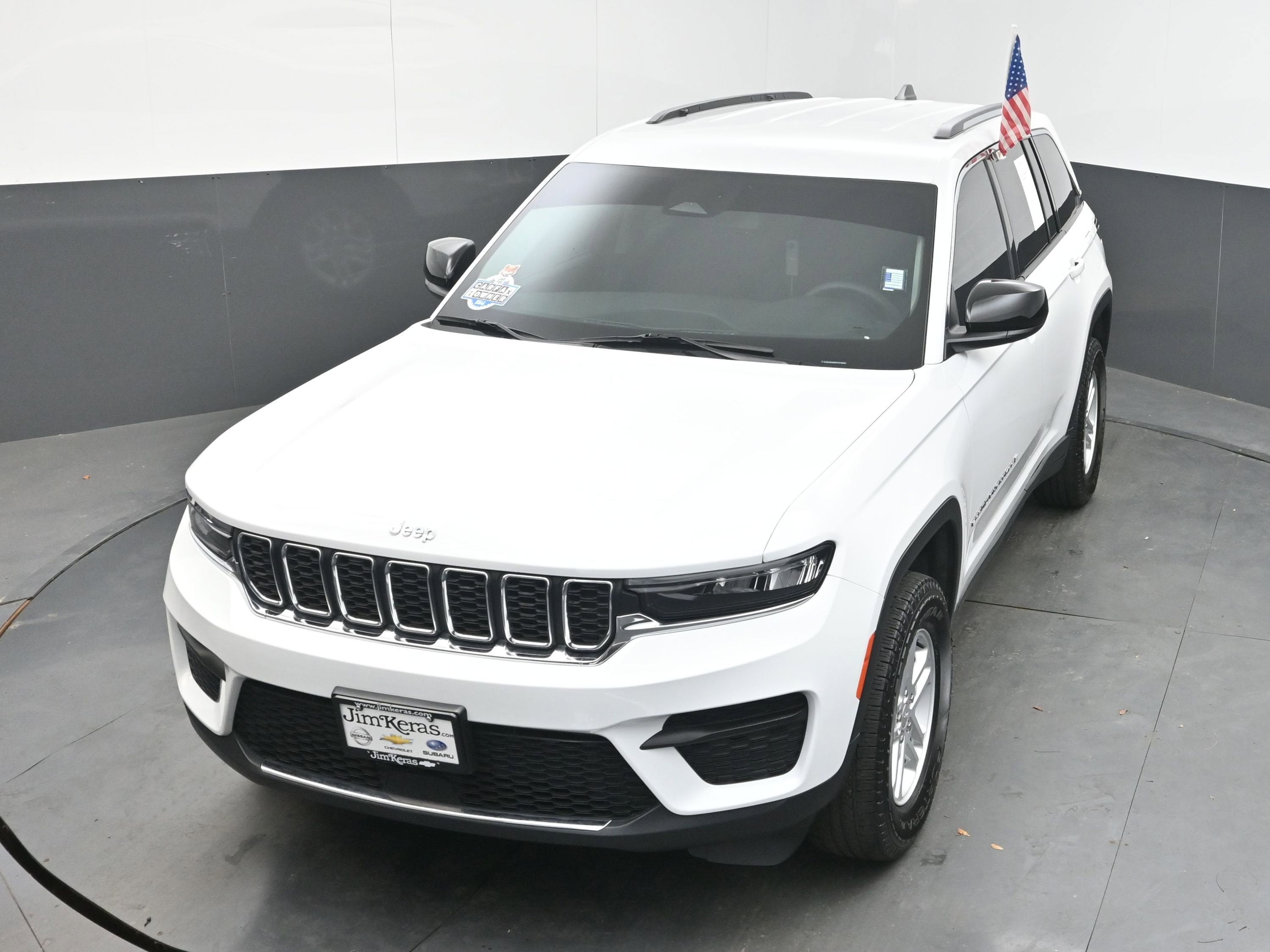 2023 Jeep Grand Cherokee Laredo 4x4