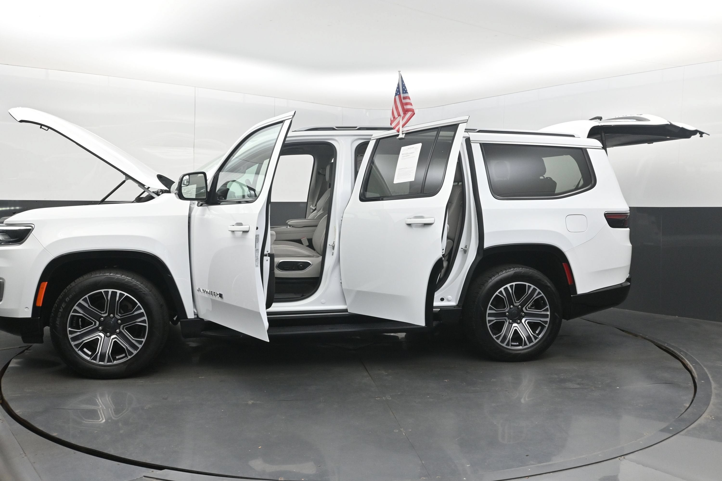 2024 Jeep Wagoneer Series II 4x2