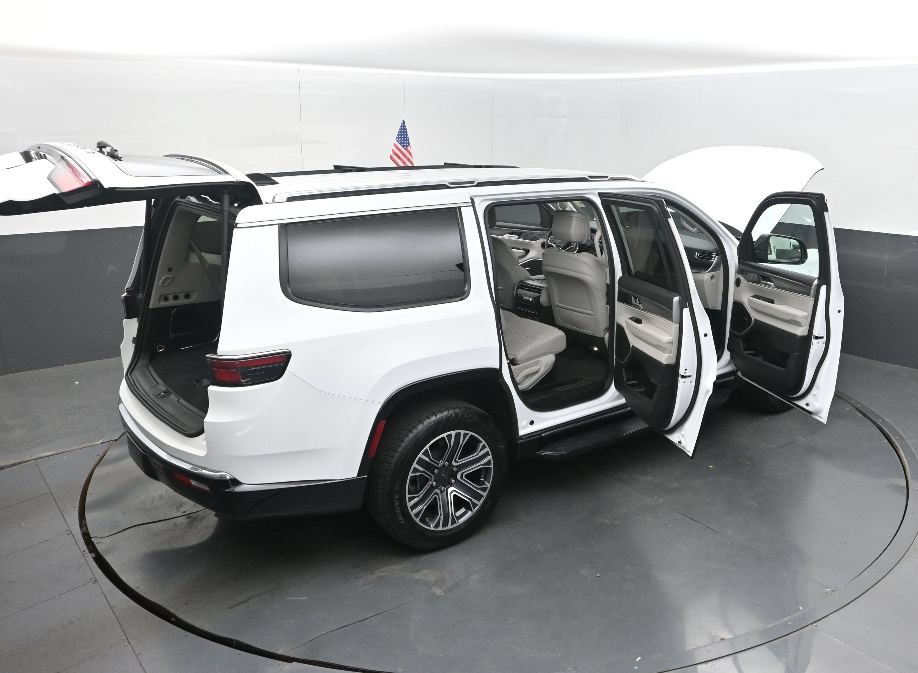 2024 Jeep Wagoneer Series II 4x2