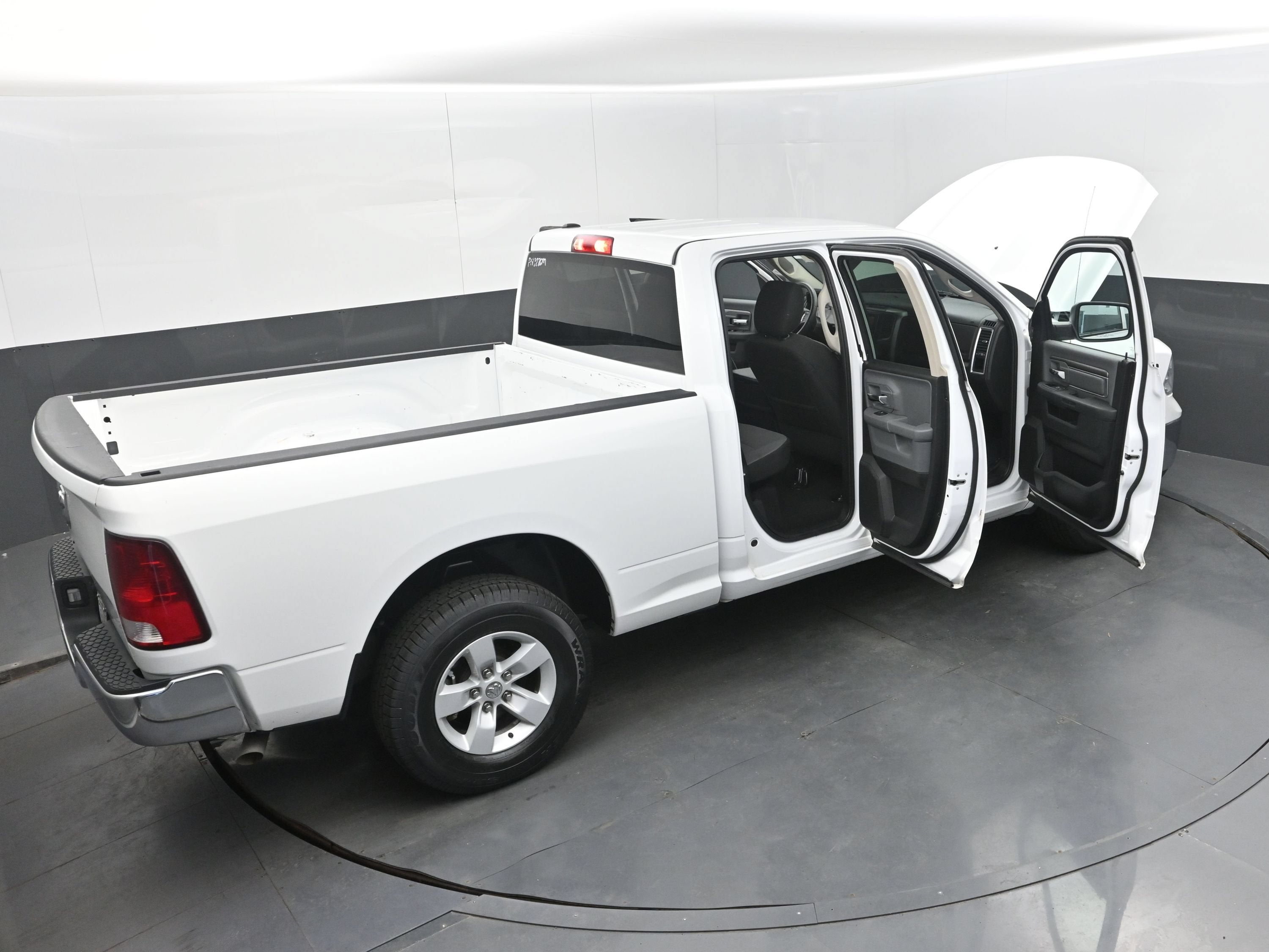 2024 RAM 1500 Classic SLT