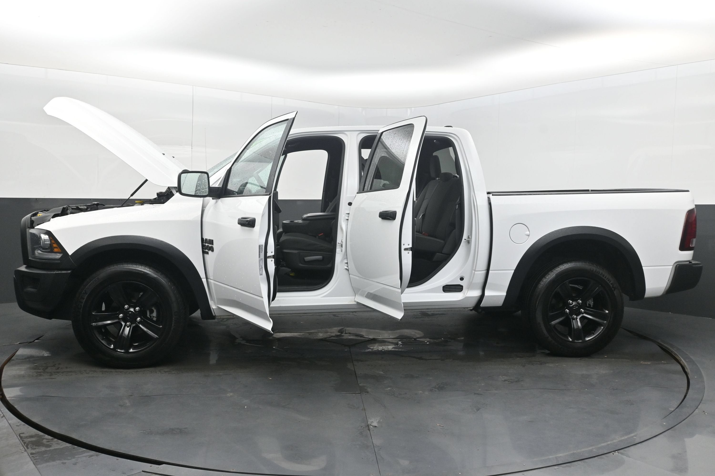 2024 RAM 1500 Classic Warlock Crew Cab 4x2 5'7" Box