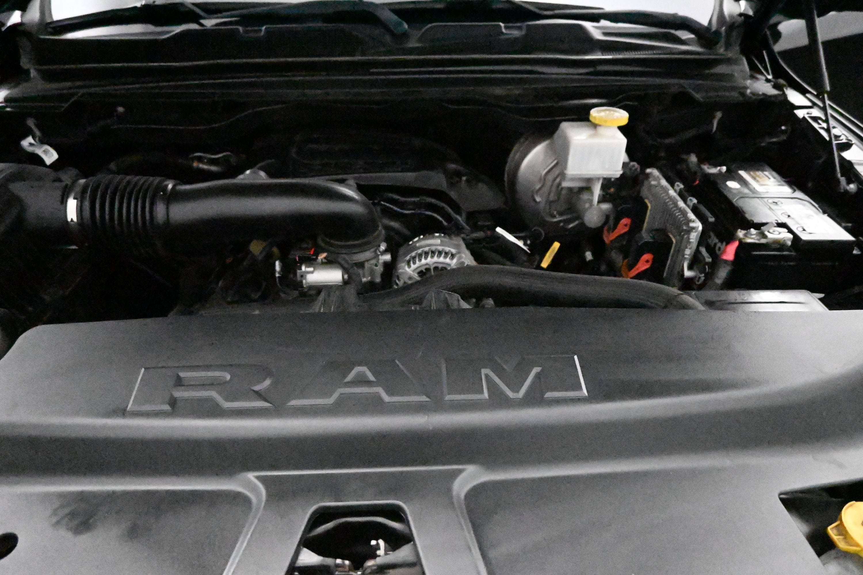 2019 RAM 1500 Laramie Crew Cab 4x2 5'7" Box
