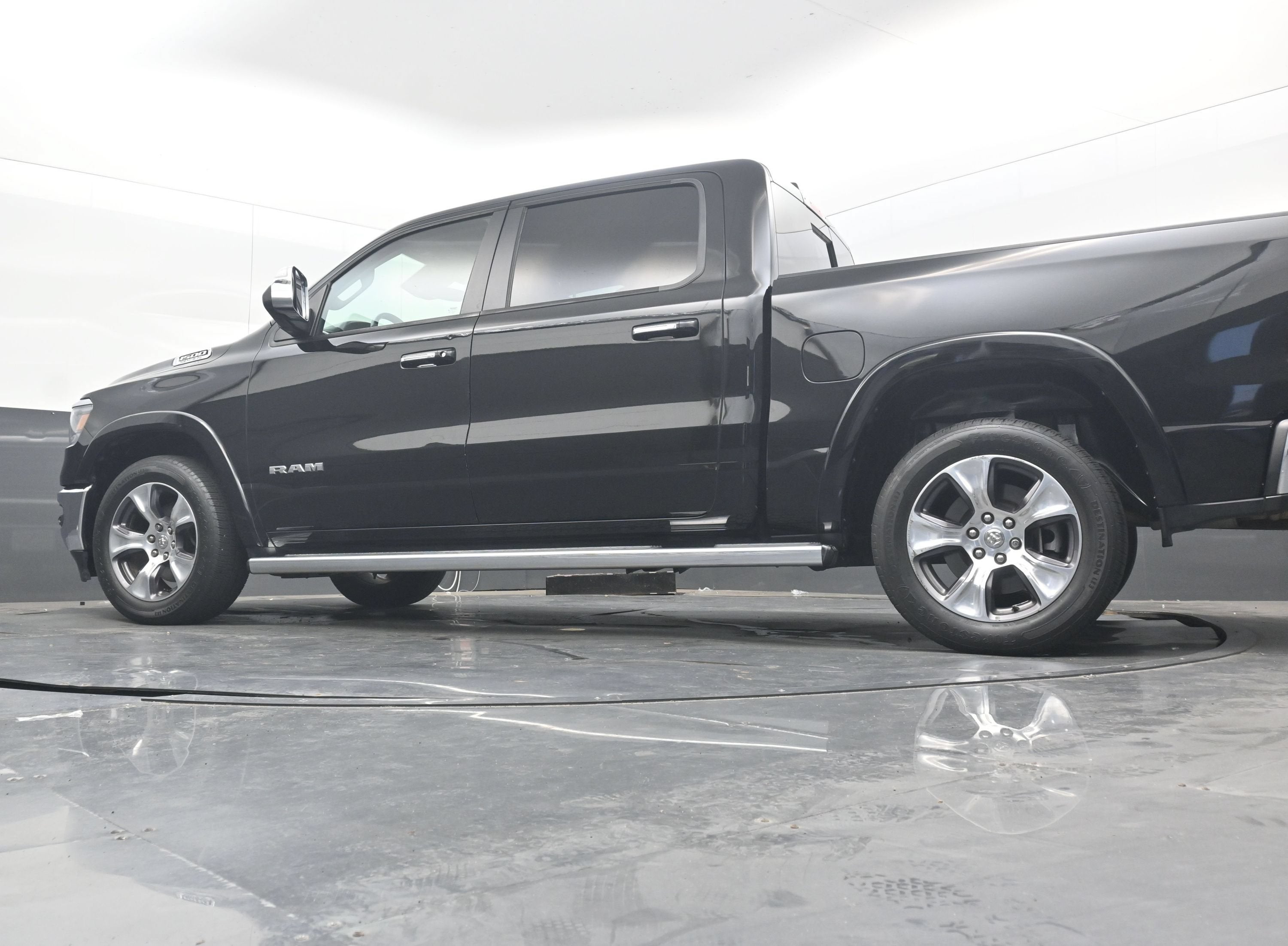 2019 RAM 1500 Laramie Crew Cab 4x2 5'7" Box