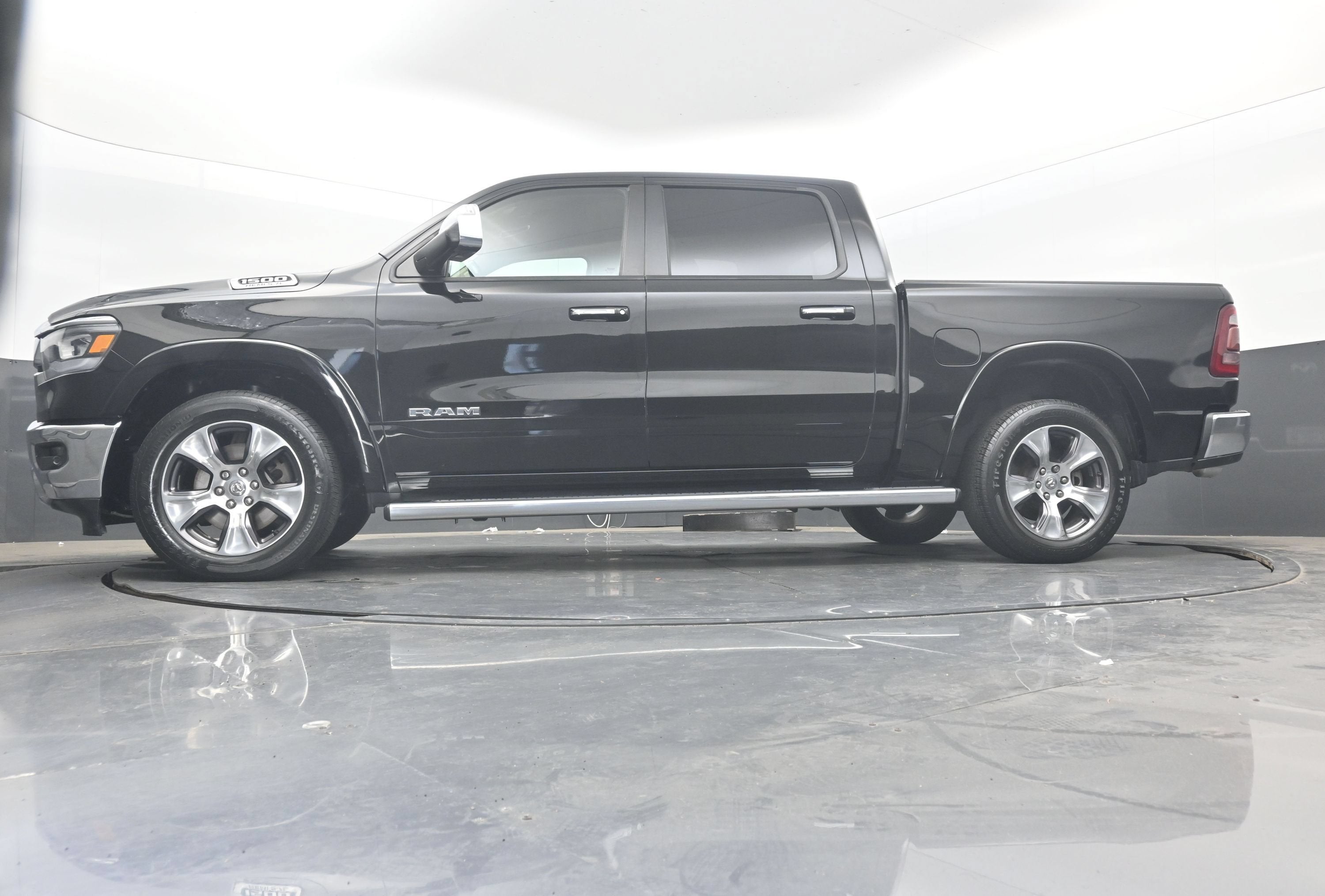 2019 RAM 1500 Laramie Crew Cab 4x2 5'7" Box