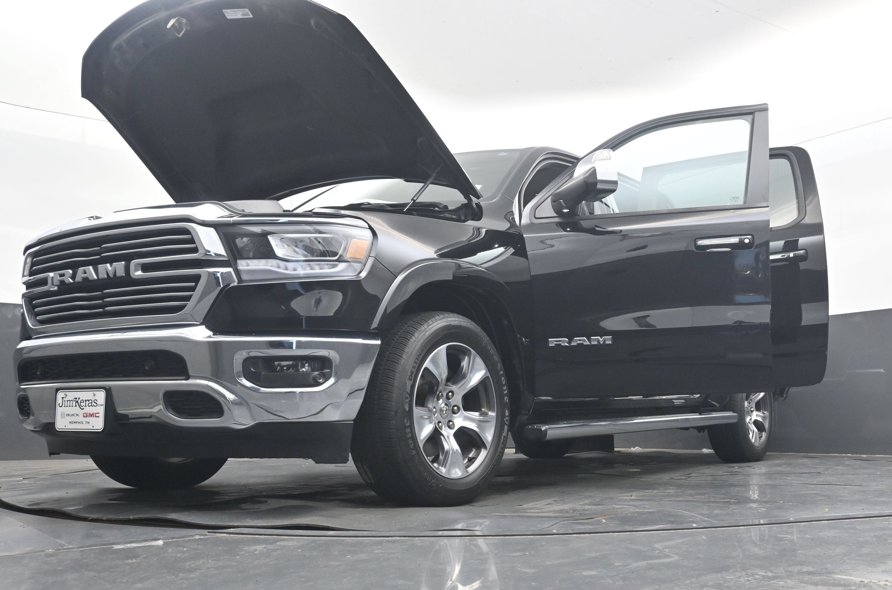 2019 RAM 1500 Laramie Crew Cab 4x2 5'7" Box