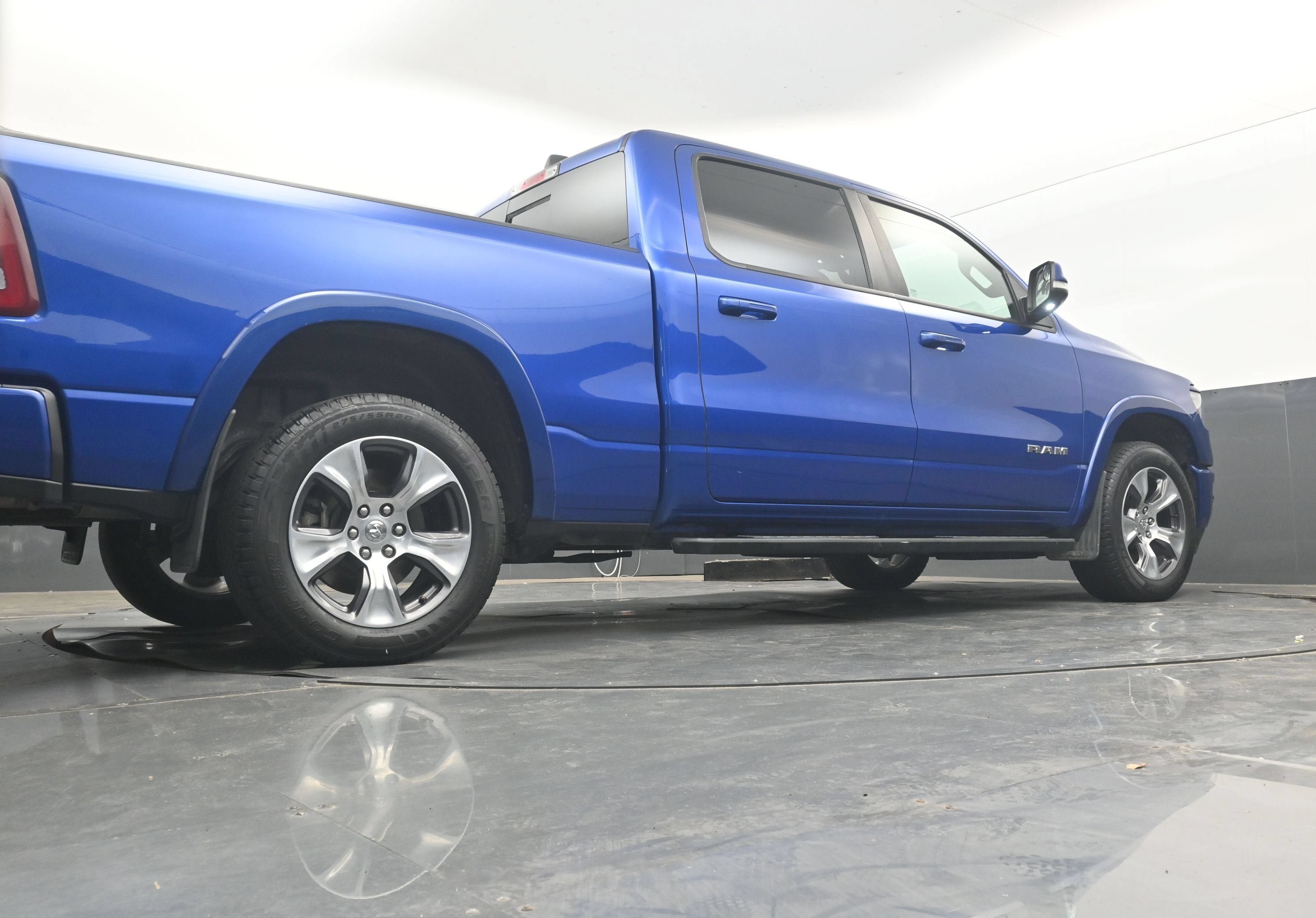 2019 RAM 1500 Laramie Crew Cab 4x4 6'4" Box