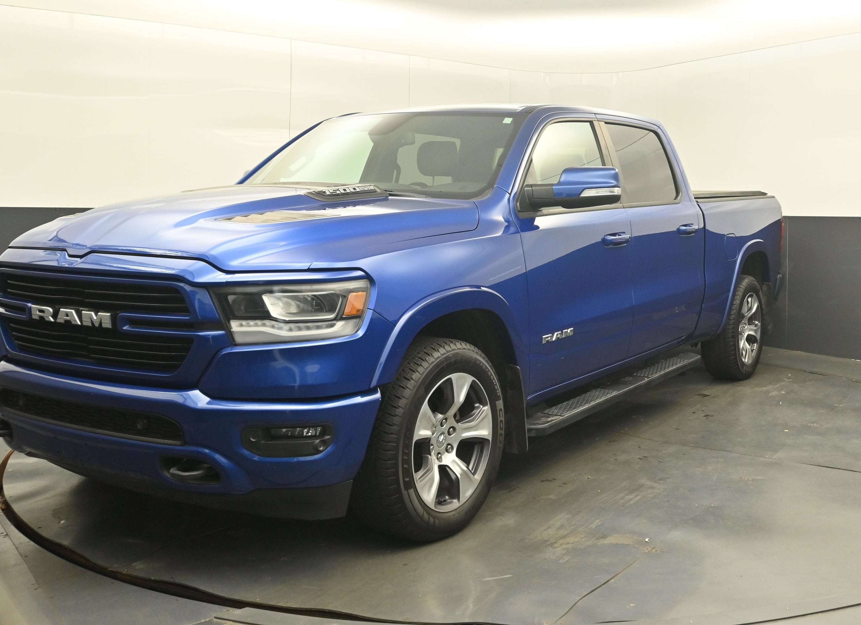 2019 RAM 1500 Laramie Crew Cab 4x4 6'4" Box
