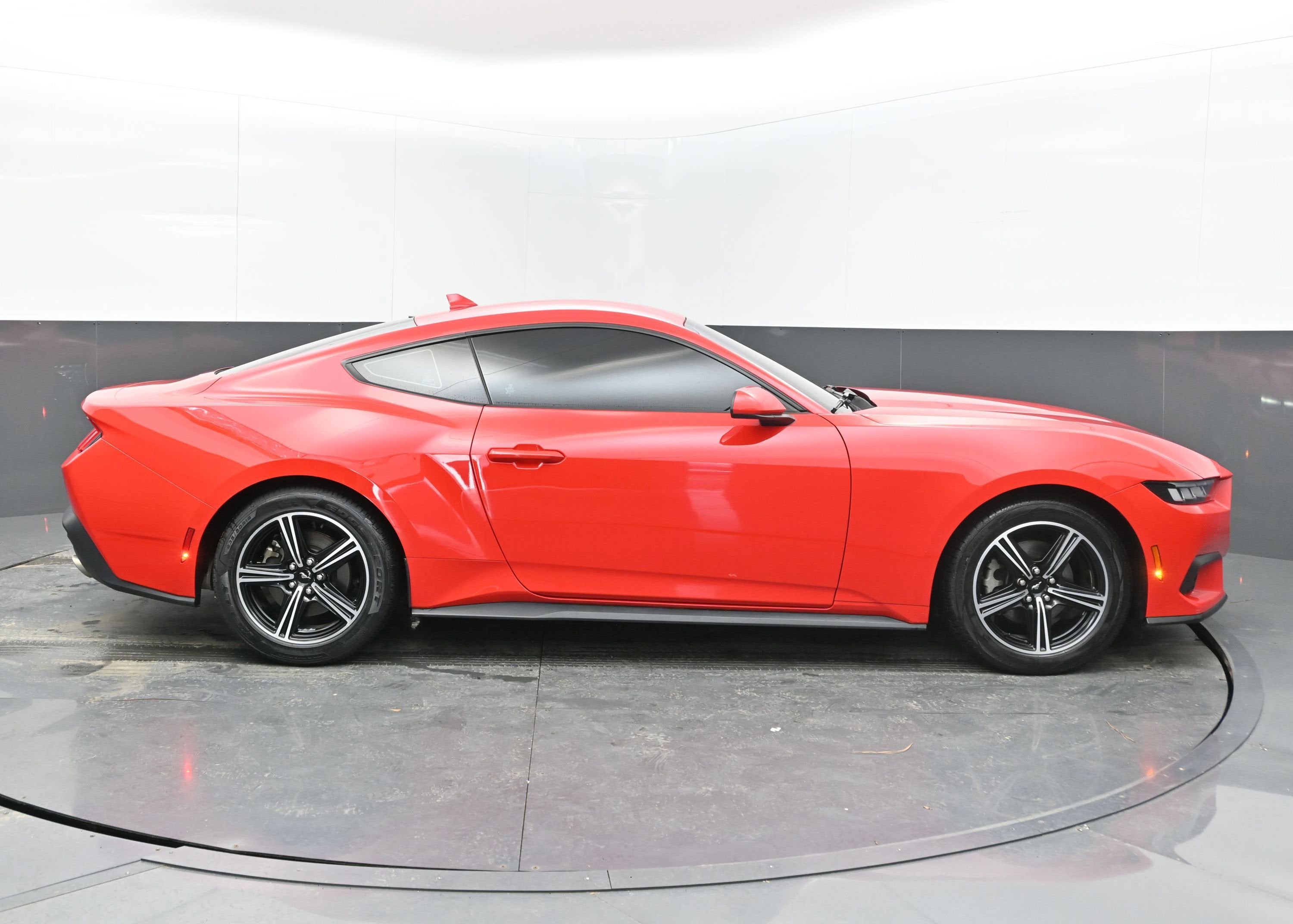 2024 Ford Mustang EcoBoost Fastback