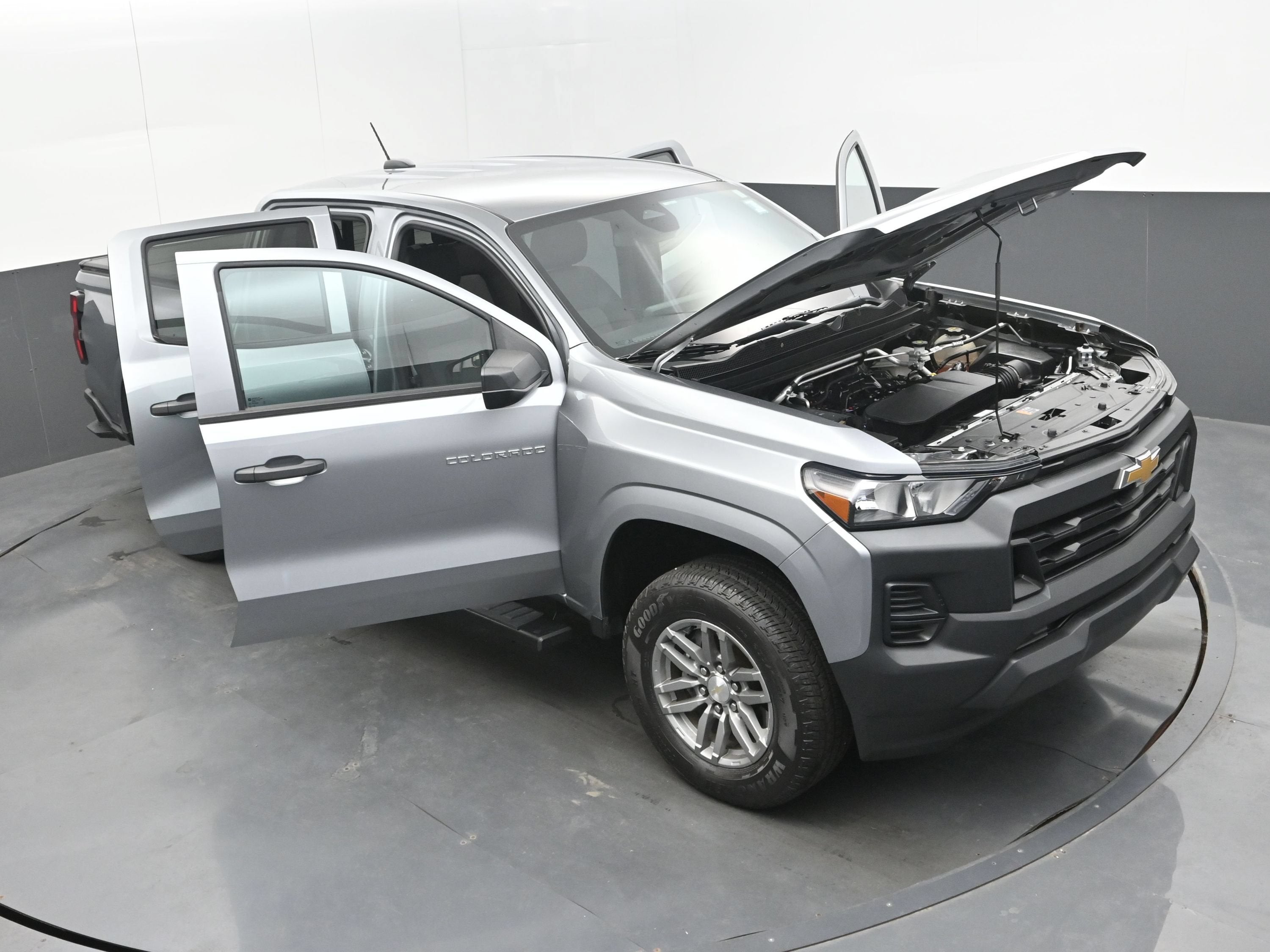 2024 Chevrolet Colorado WT