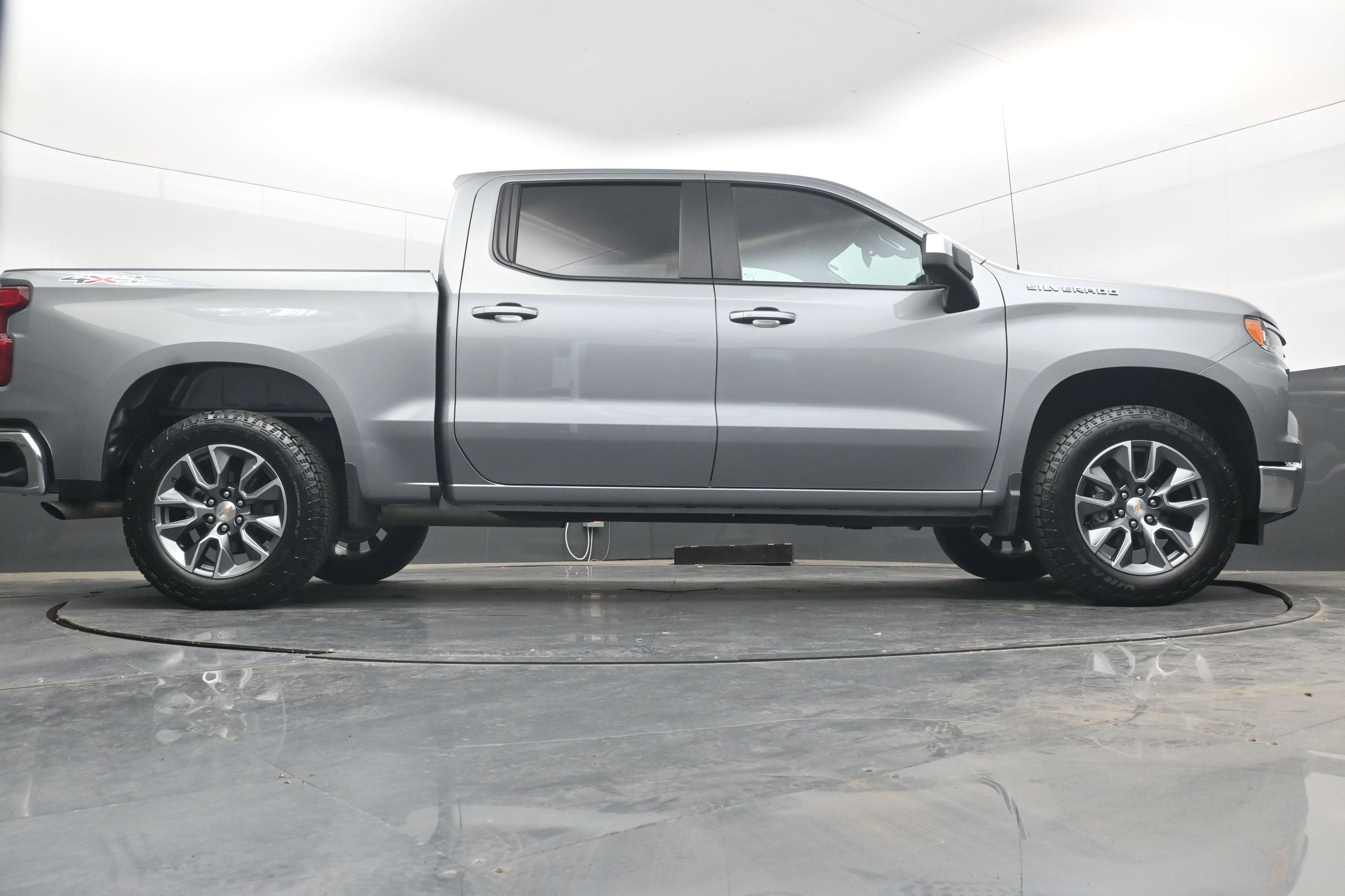 2025 Chevrolet Silverado 1500 LT (2FL)