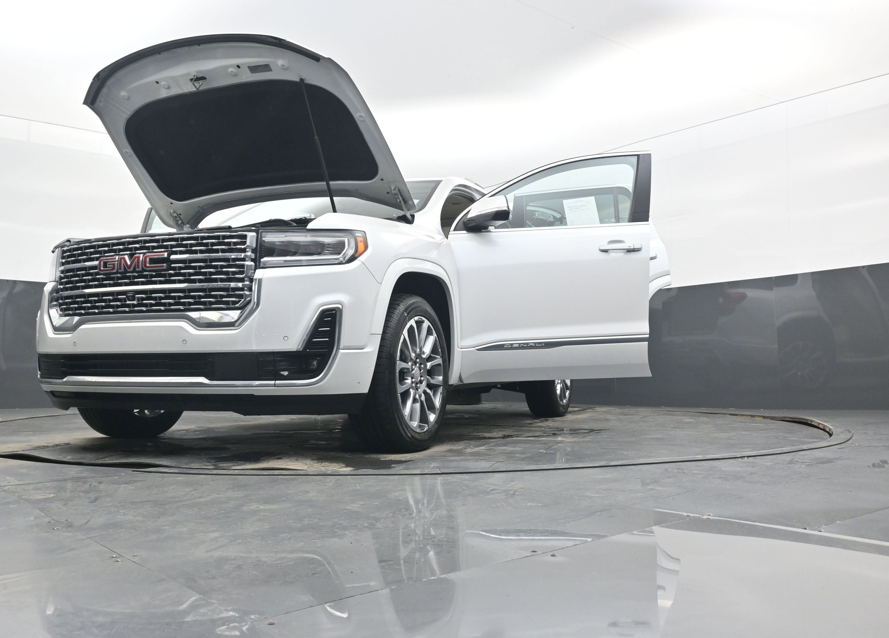 2022 GMC Acadia Denali