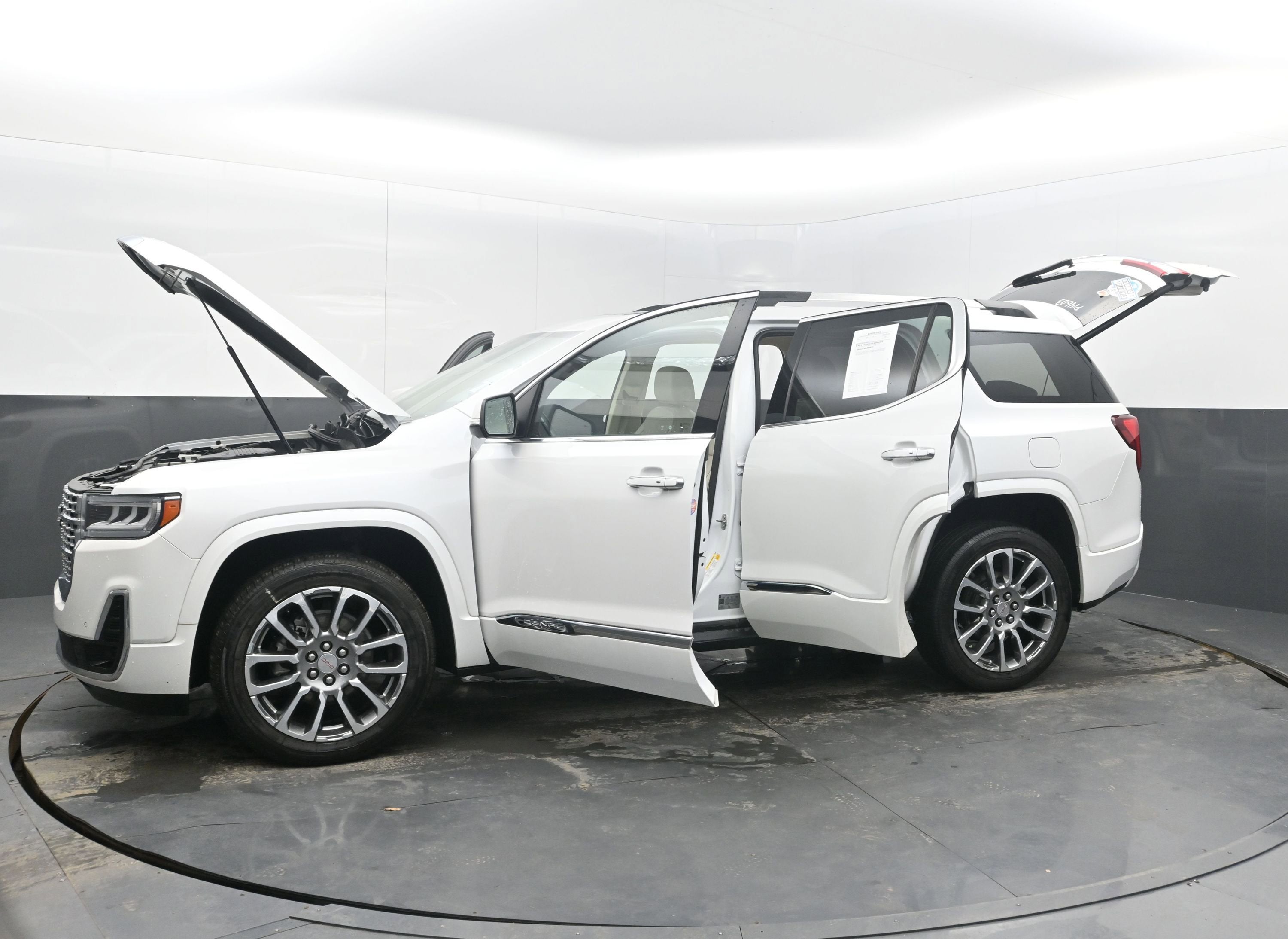 2022 GMC Acadia Denali