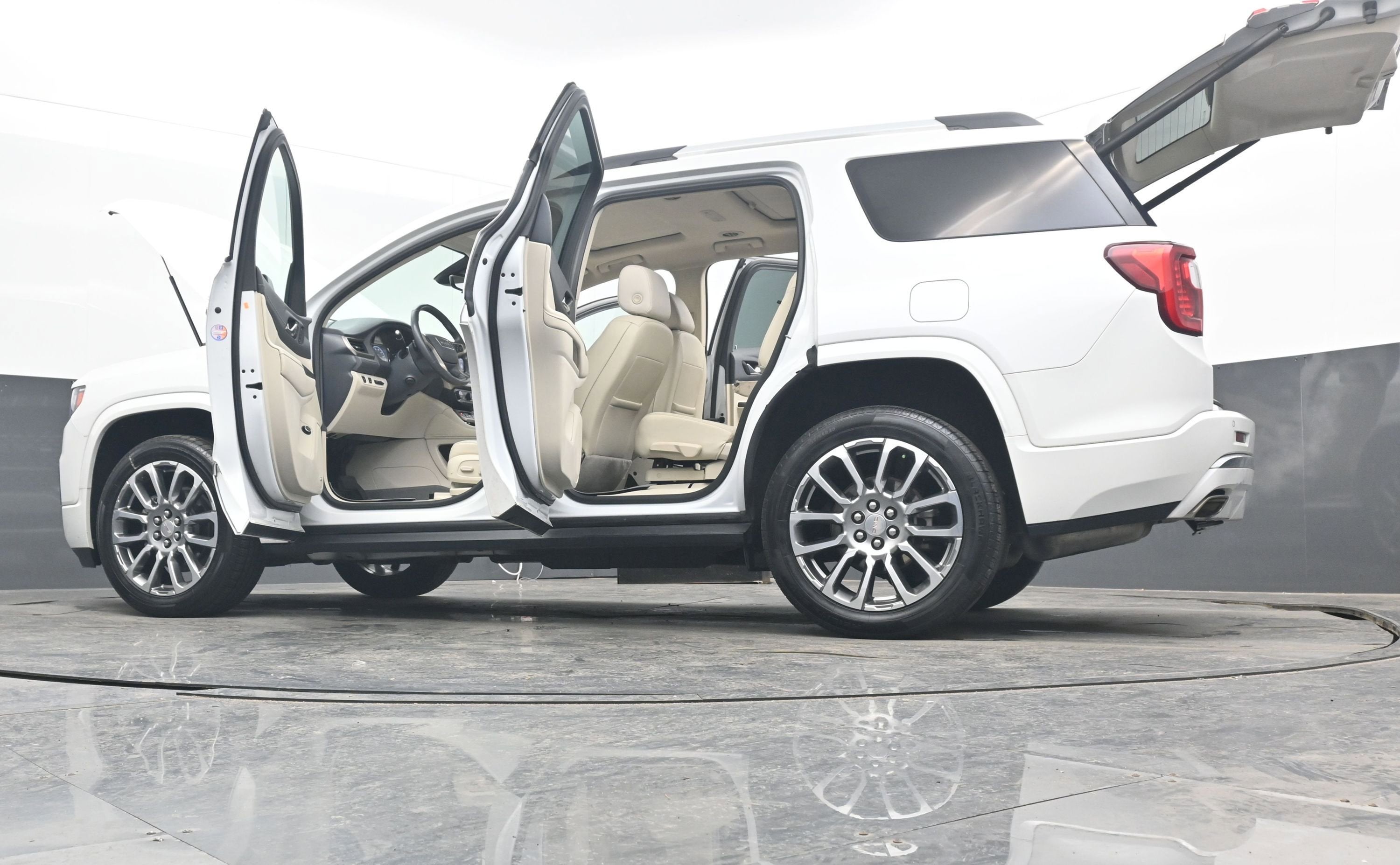 2022 GMC Acadia Denali