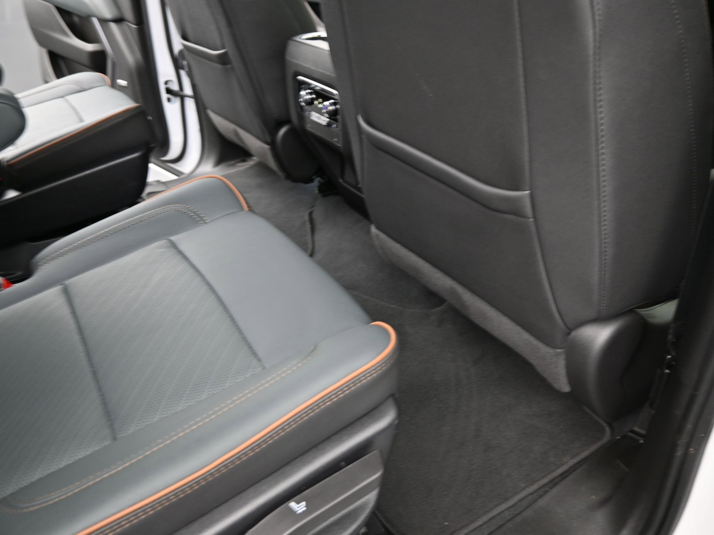 2025 GMC Yukon XL AT4