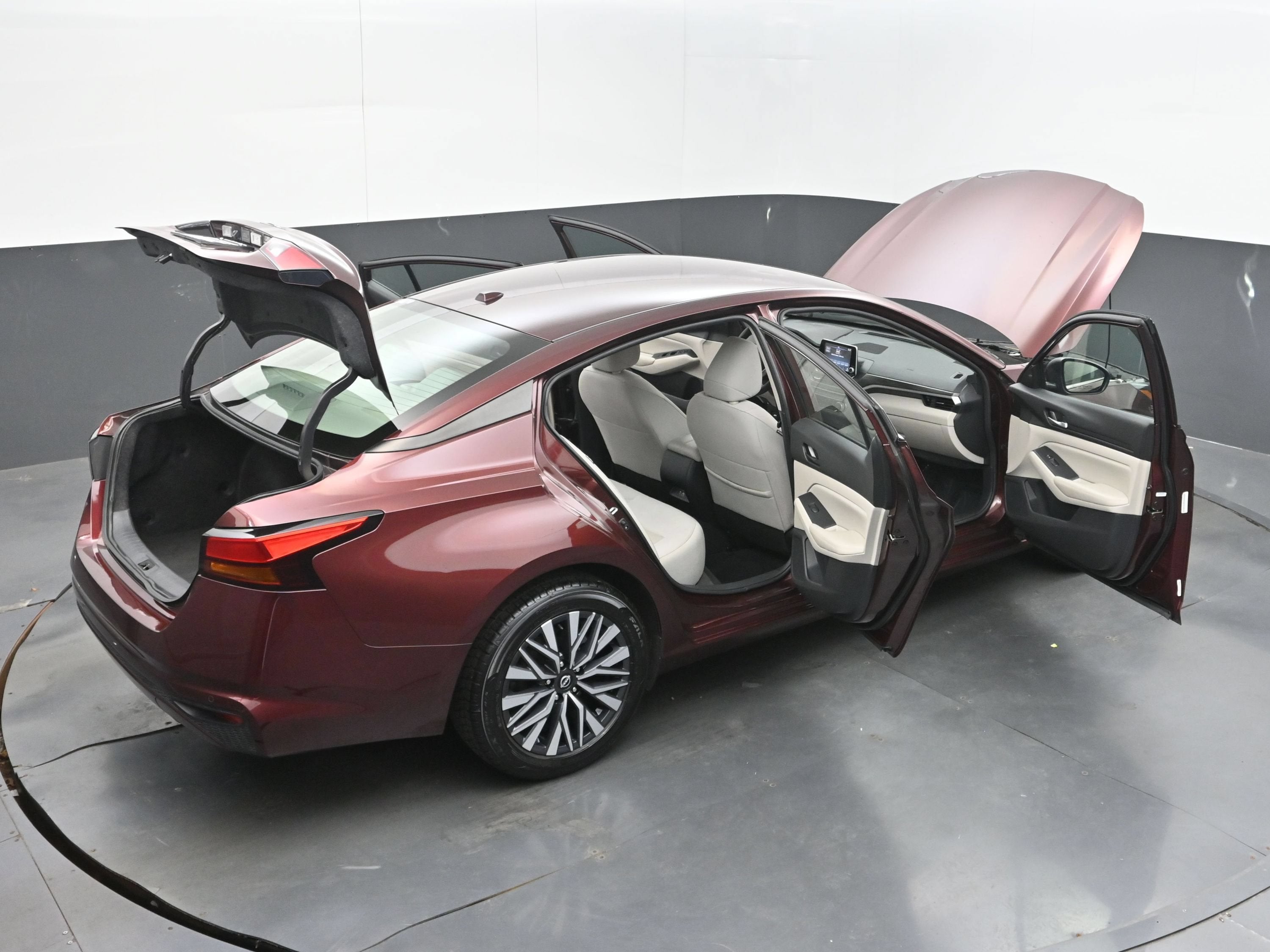 2025 Nissan Altima SV FWD
