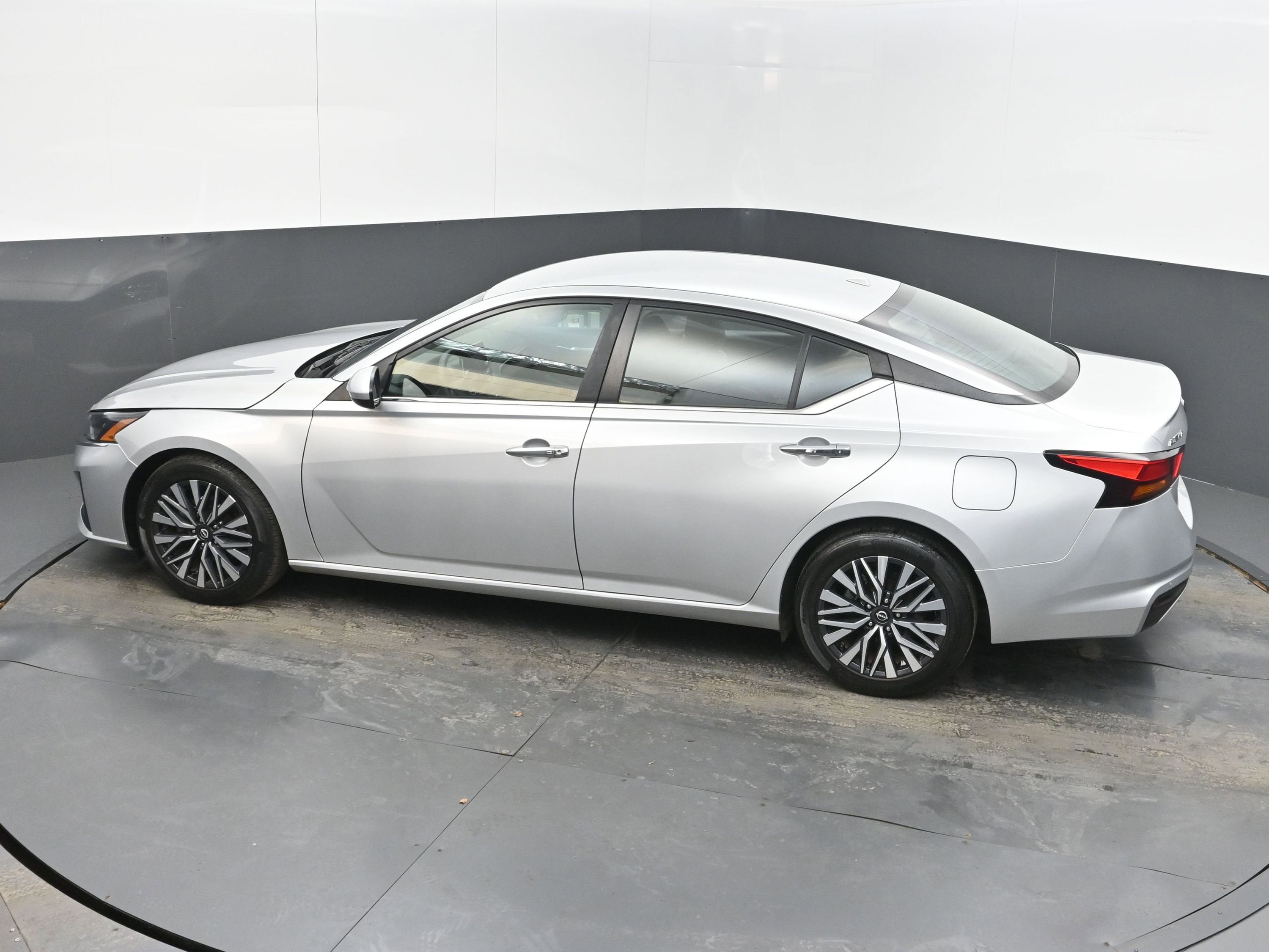 2023 Nissan Altima SV FWD