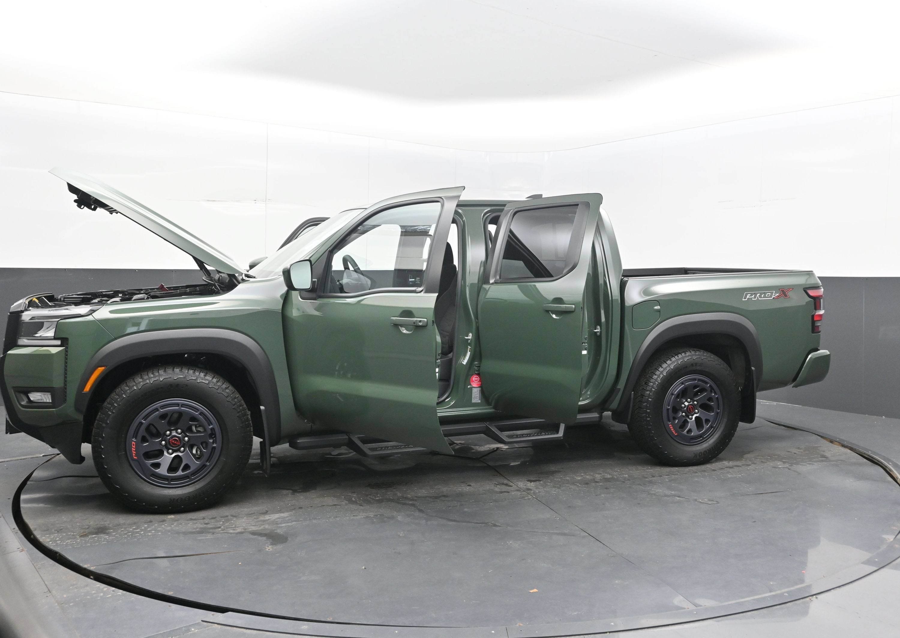 2025 Nissan Frontier Crew Cab PRO-X 4x2
