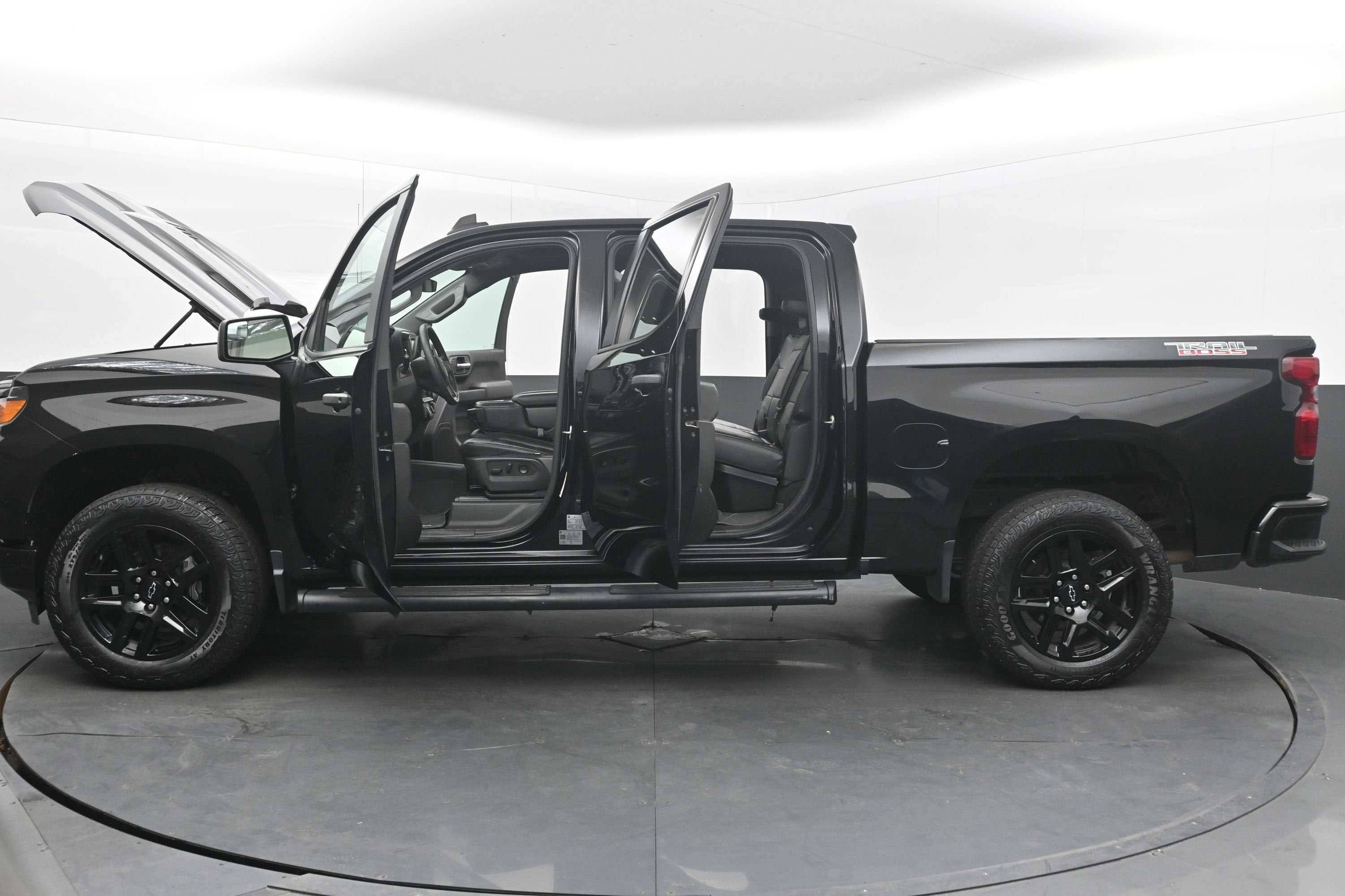 2023 Chevrolet Silverado 1500 Custom Trail Boss