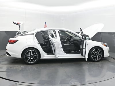 2024 Nissan Sentra SR Xtronic CVT