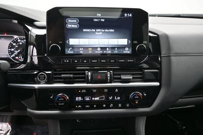 2024 Nissan Pathfinder SL FWD