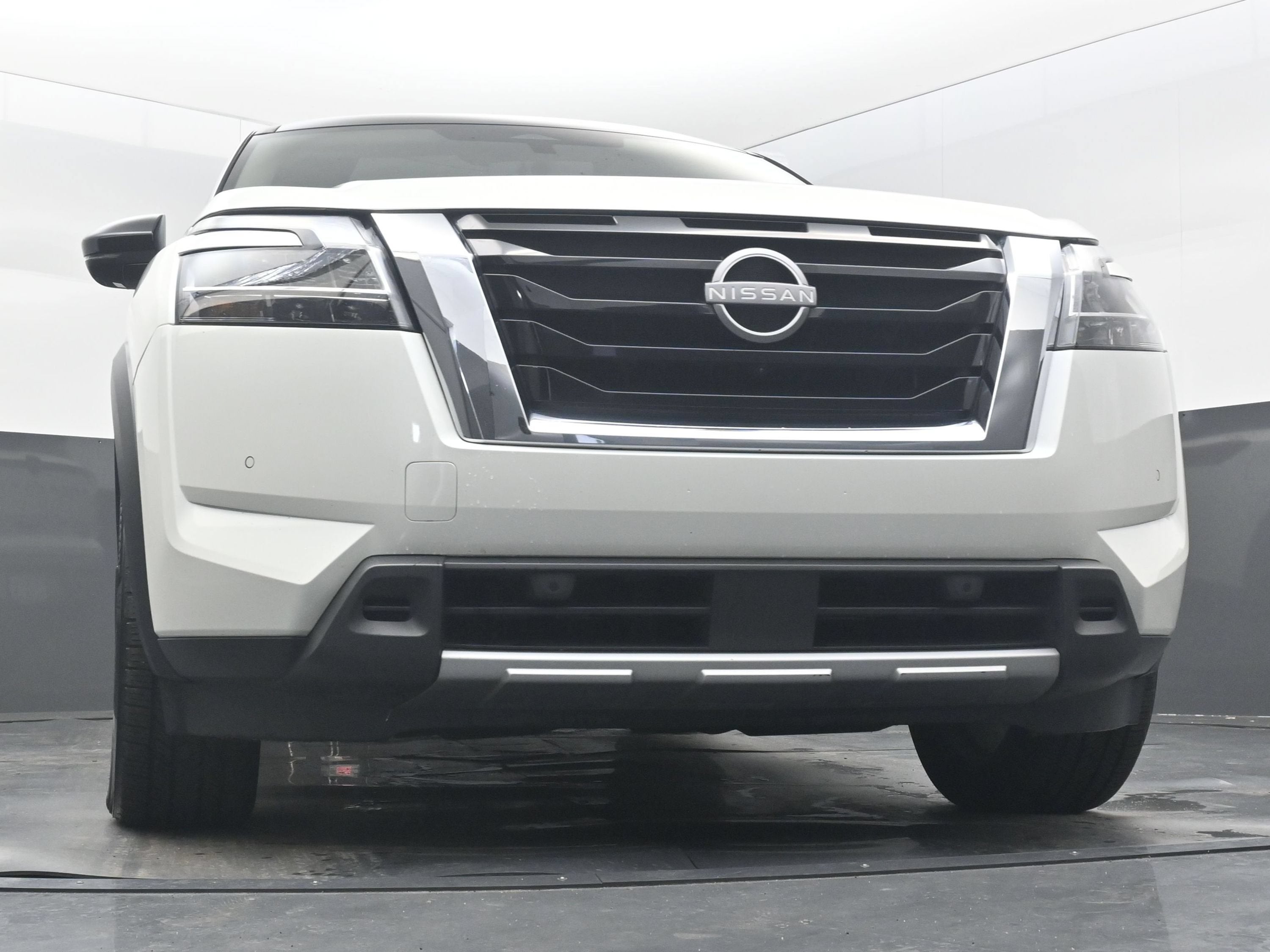 2024 Nissan Pathfinder SL FWD