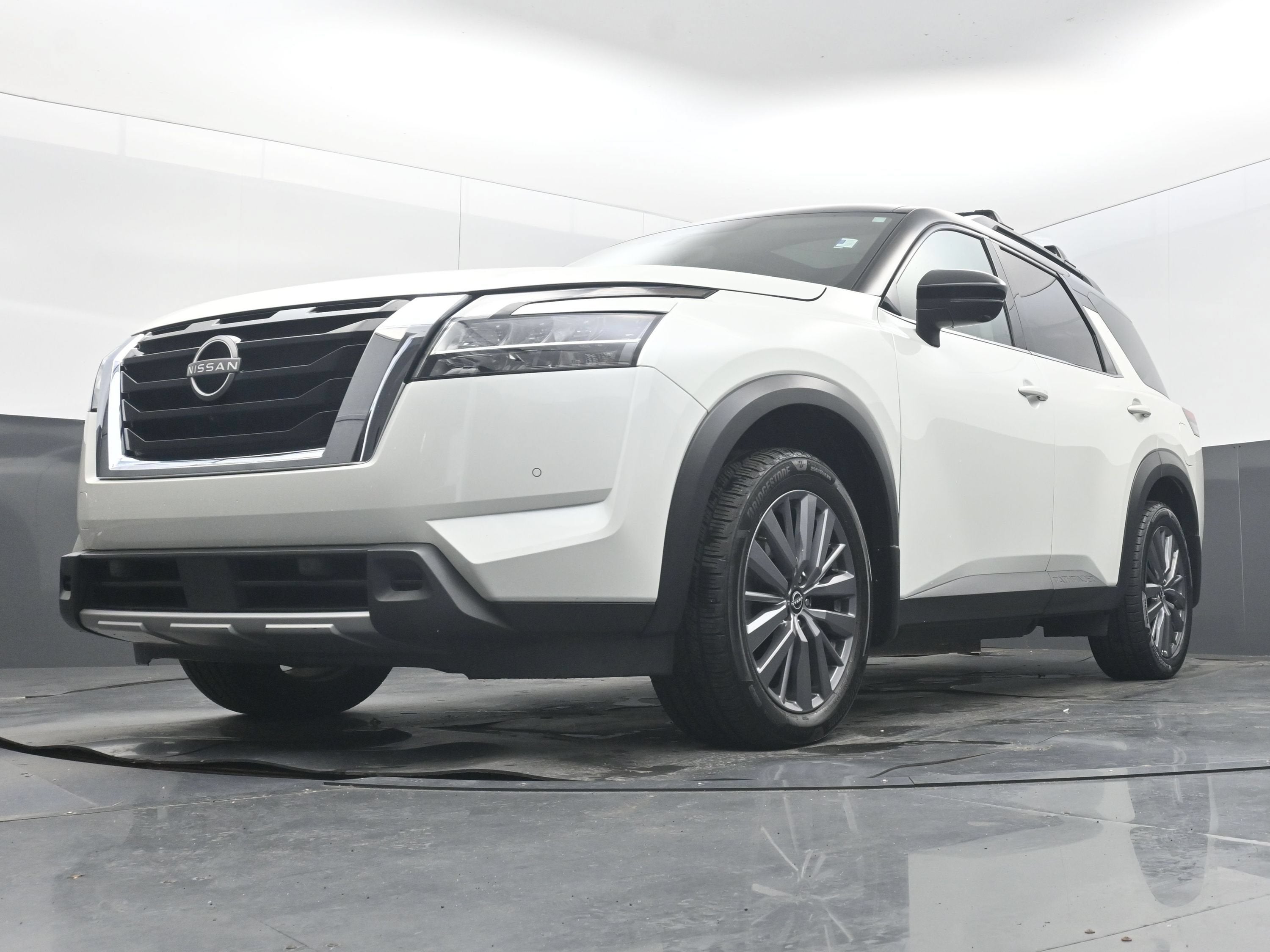 2024 Nissan Pathfinder SL FWD