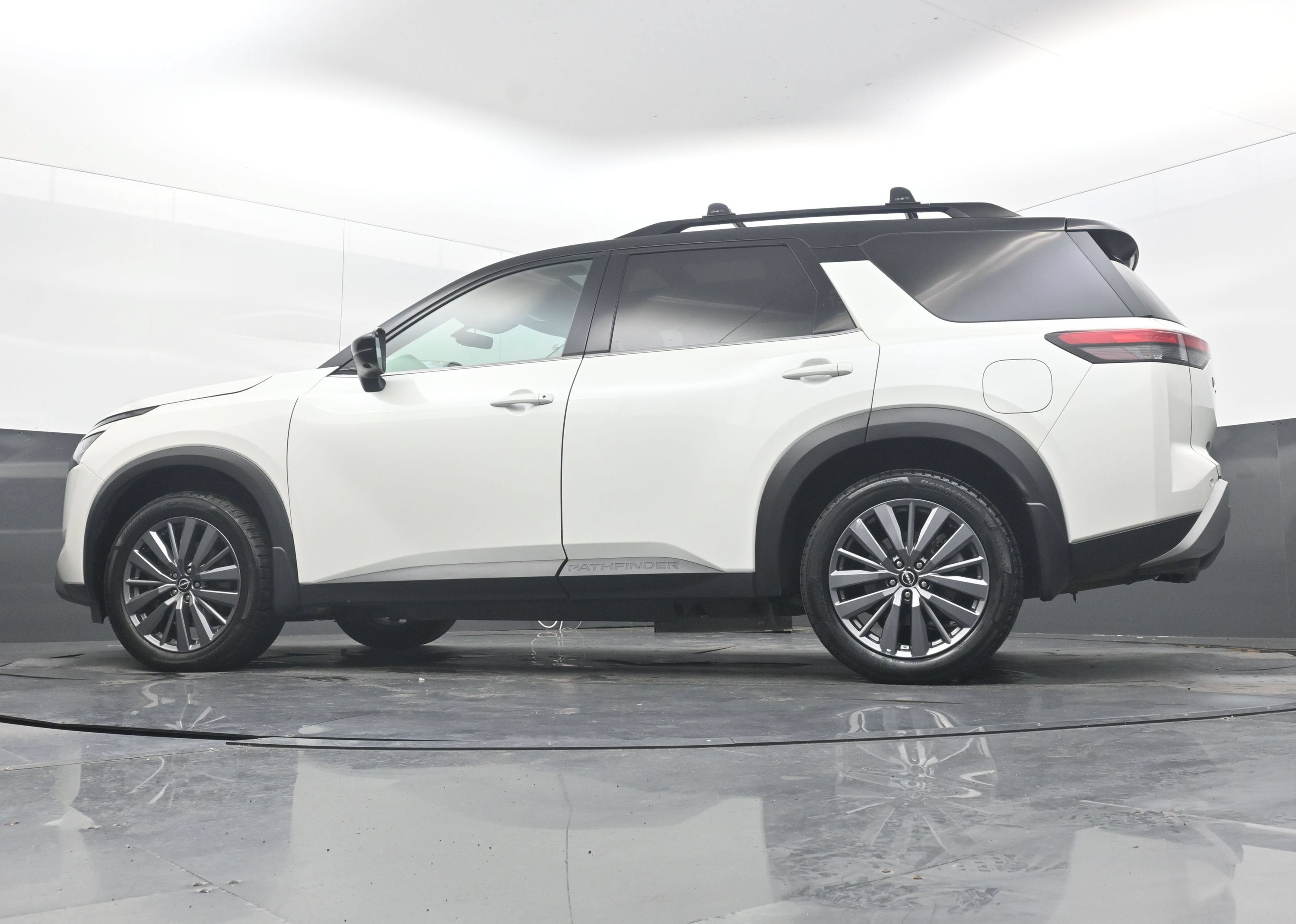 2024 Nissan Pathfinder SL FWD