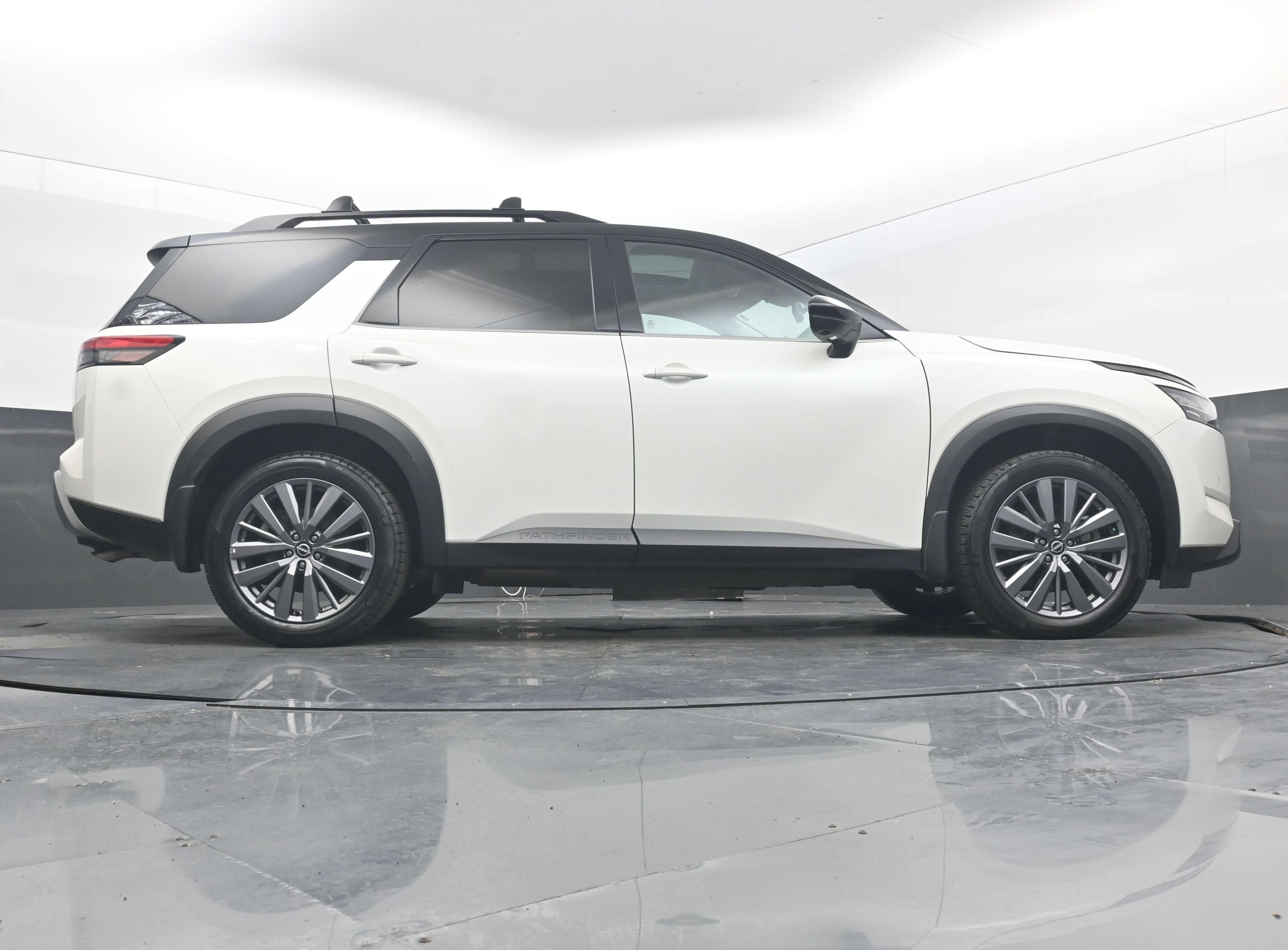 2024 Nissan Pathfinder SL FWD