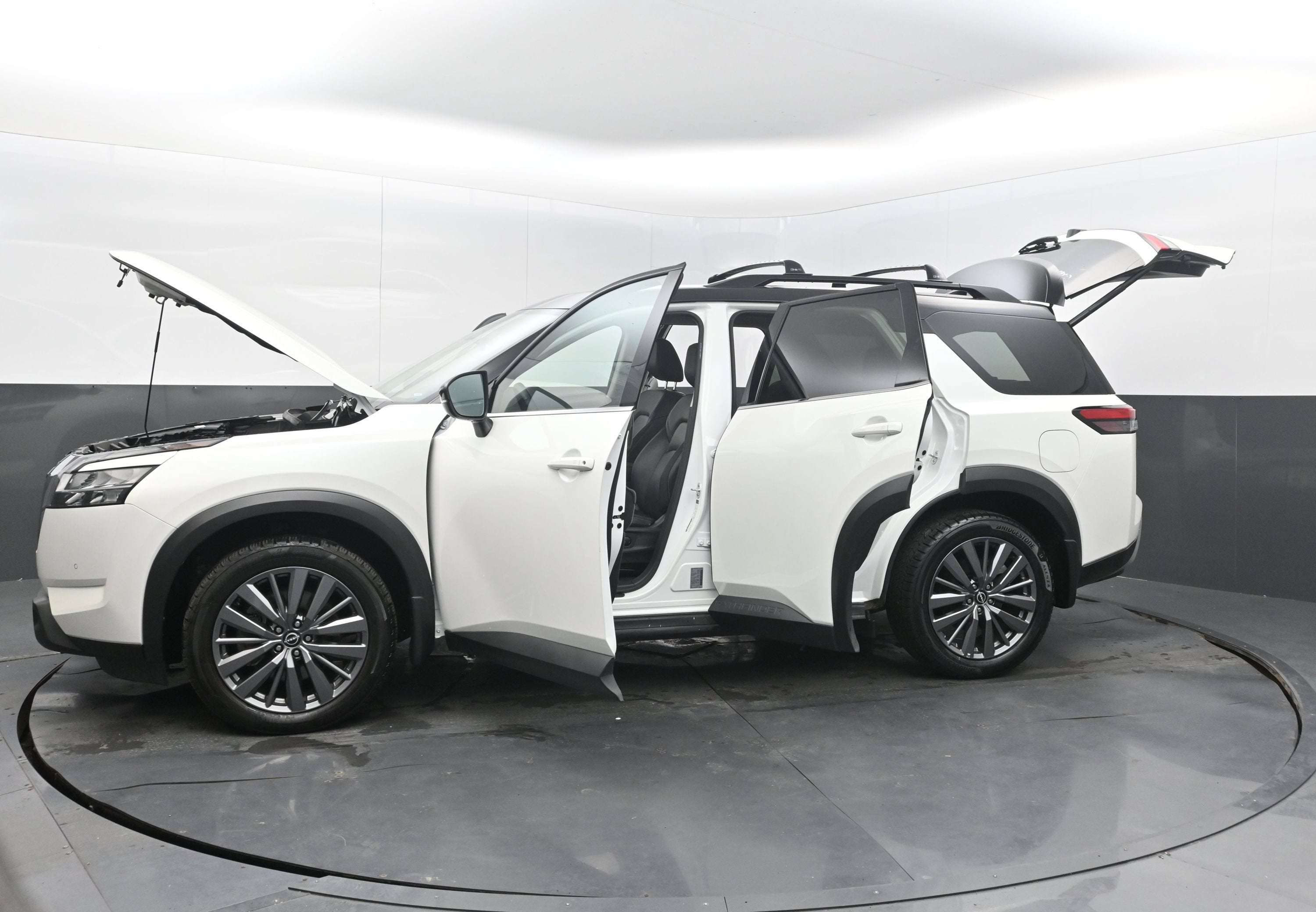2024 Nissan Pathfinder SL FWD