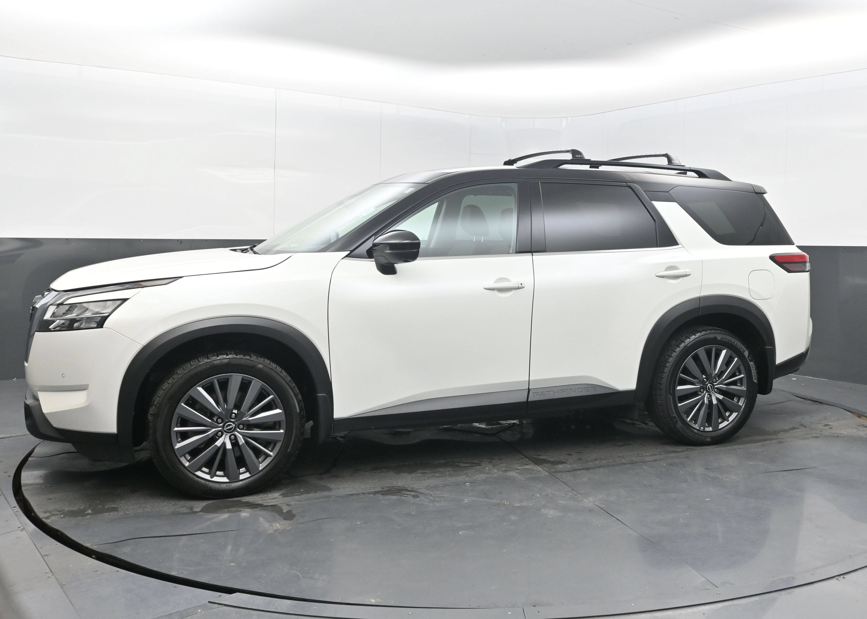 2024 Nissan Pathfinder SL FWD
