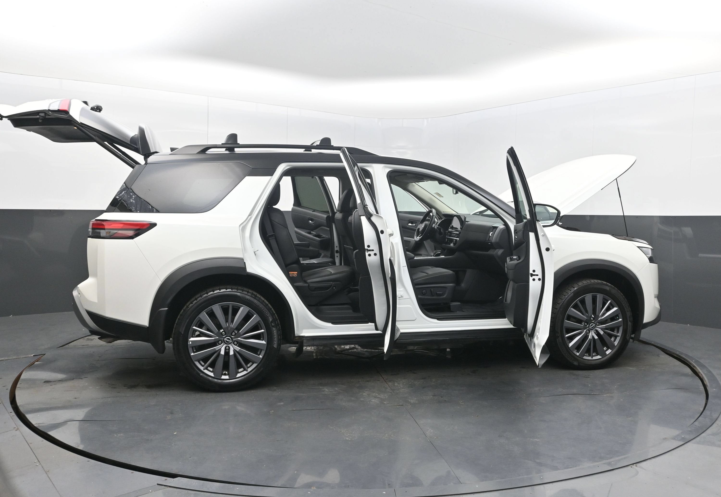 2024 Nissan Pathfinder SL FWD
