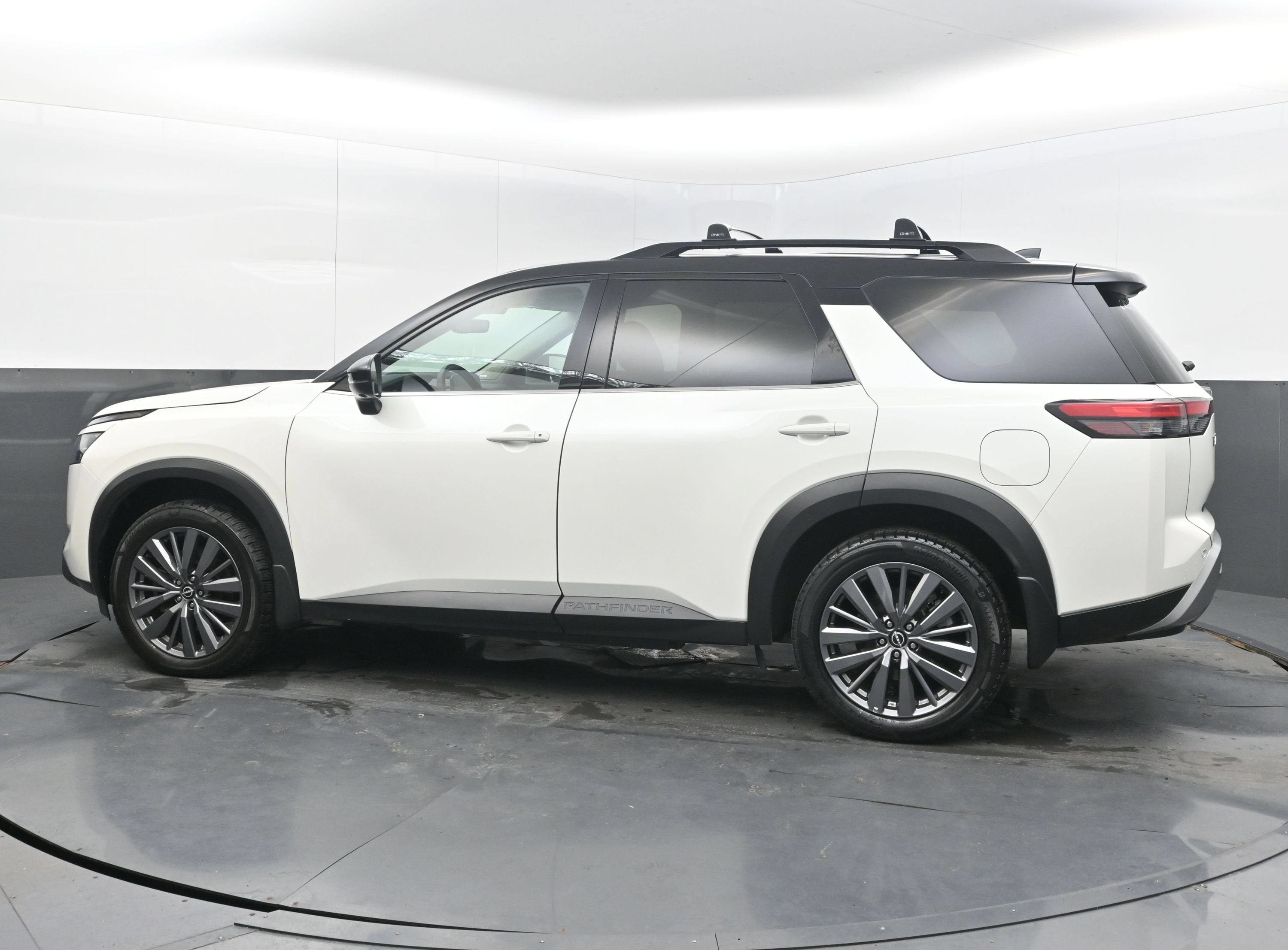 2024 Nissan Pathfinder SL FWD