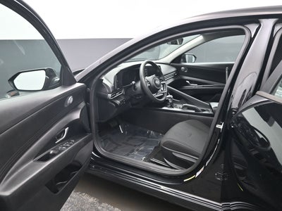 2022 Hyundai Elantra SE