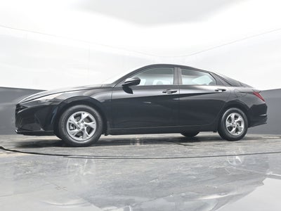 2022 Hyundai Elantra SE