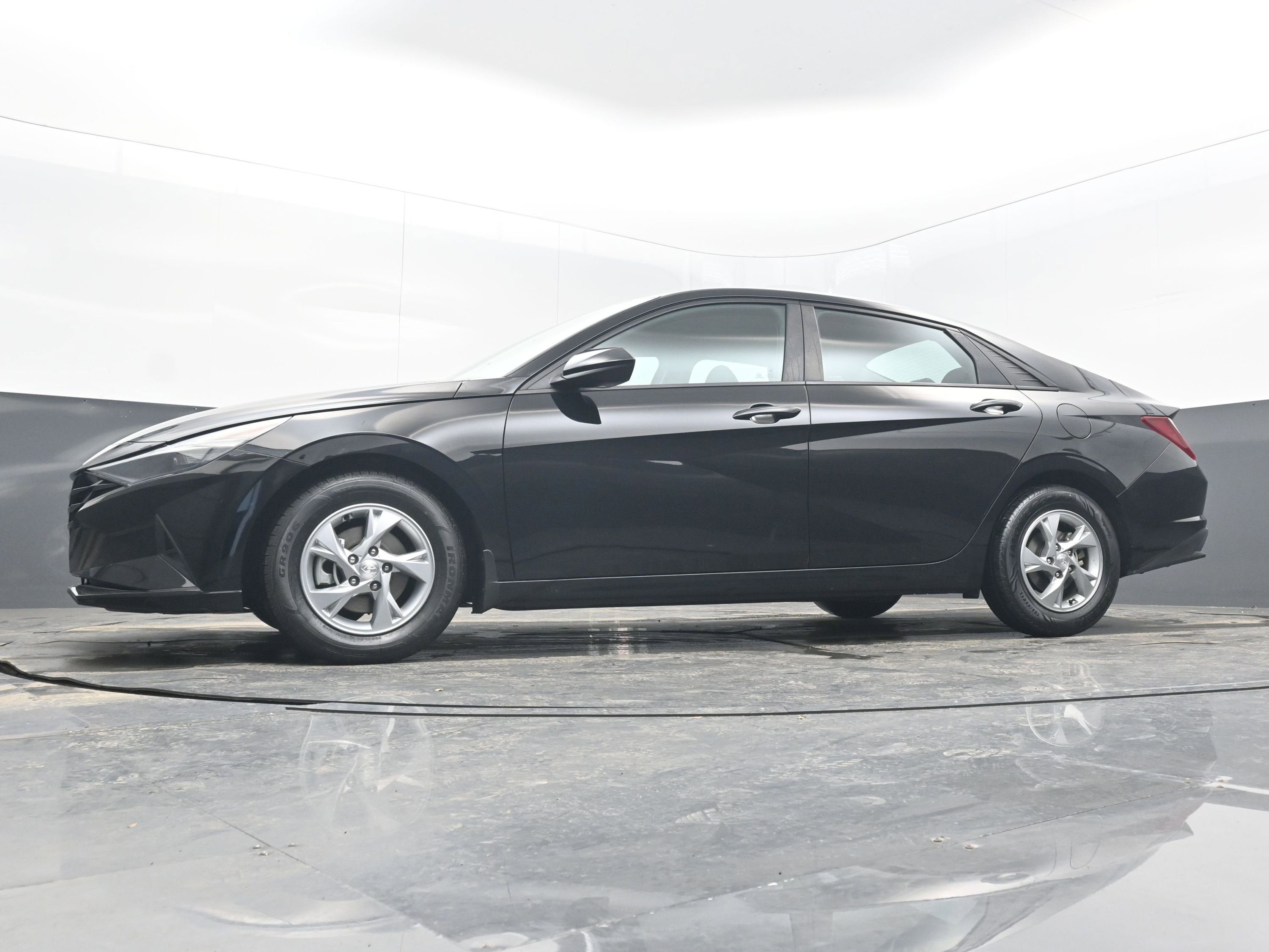 2022 Hyundai Elantra SE