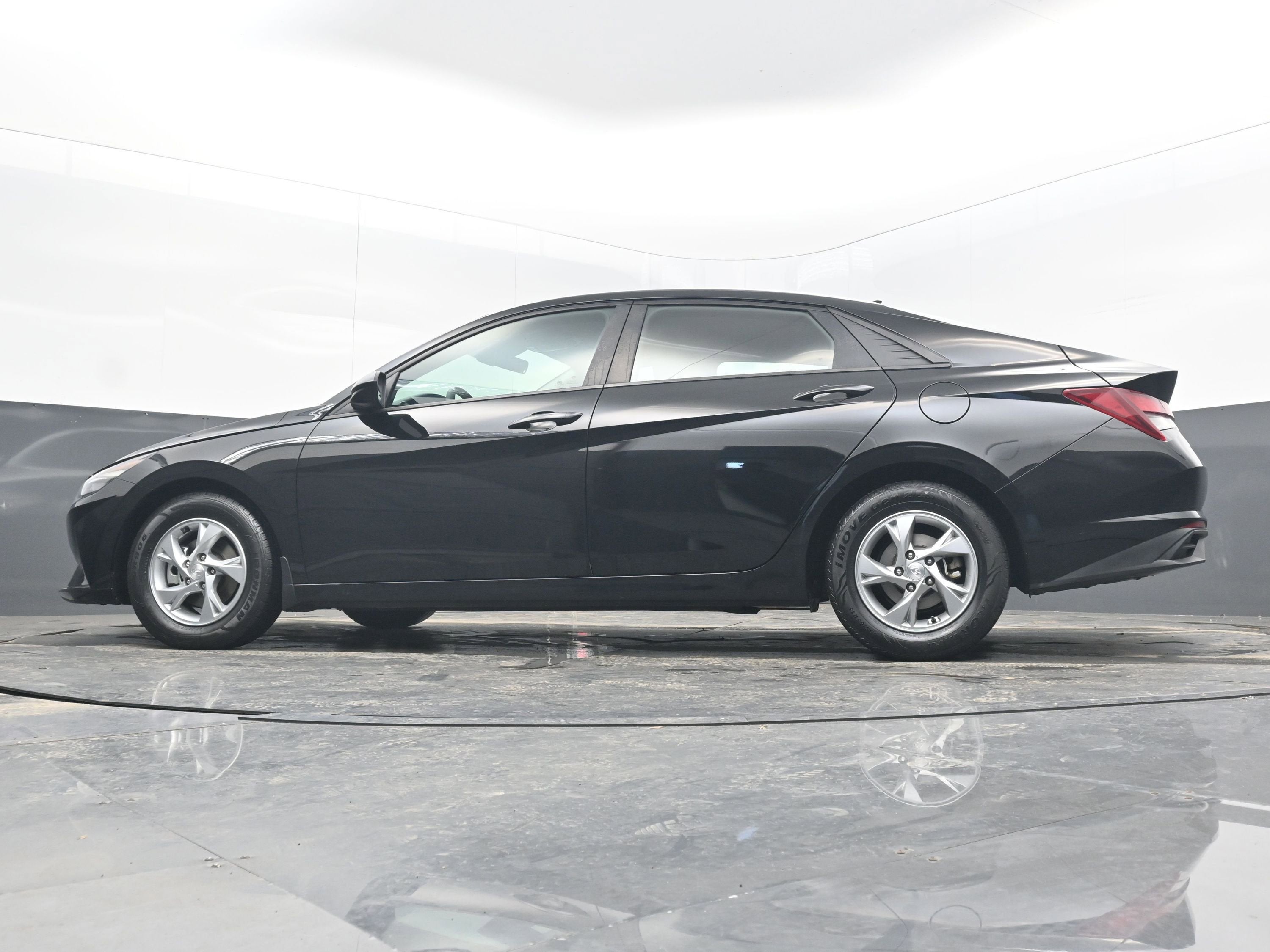 2022 Hyundai Elantra SE