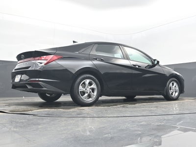 2022 Hyundai Elantra SE