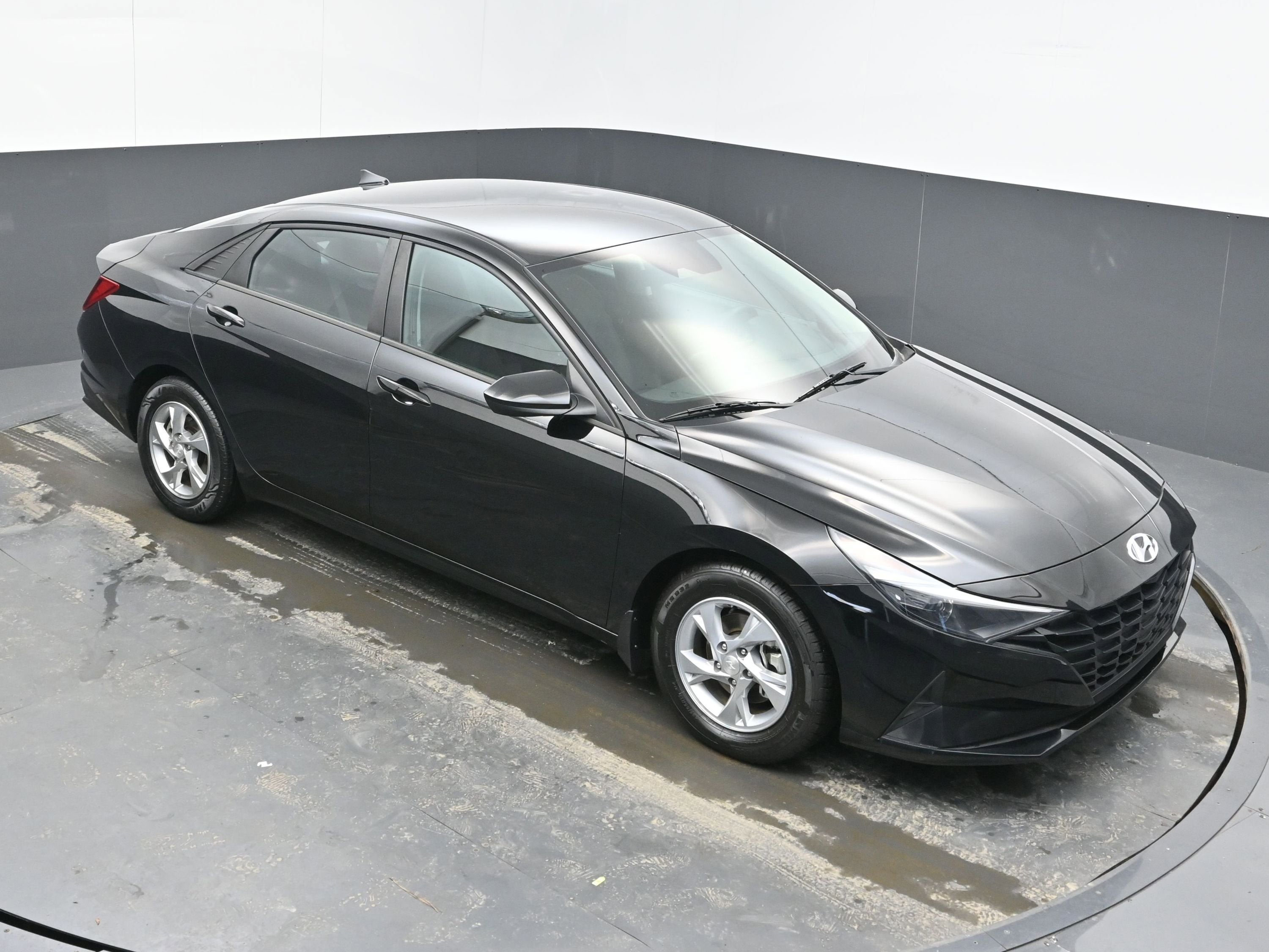 2022 Hyundai Elantra SE