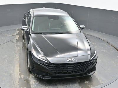 2022 Hyundai Elantra SE