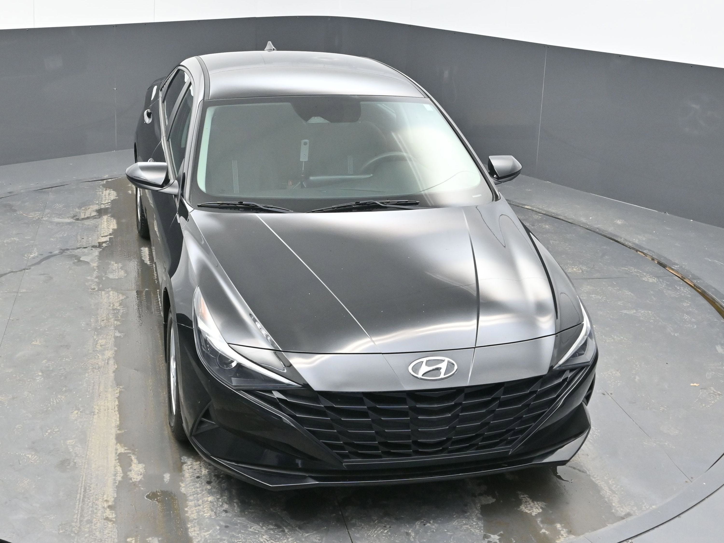 2022 Hyundai Elantra SE