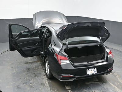 2022 Hyundai Elantra SE