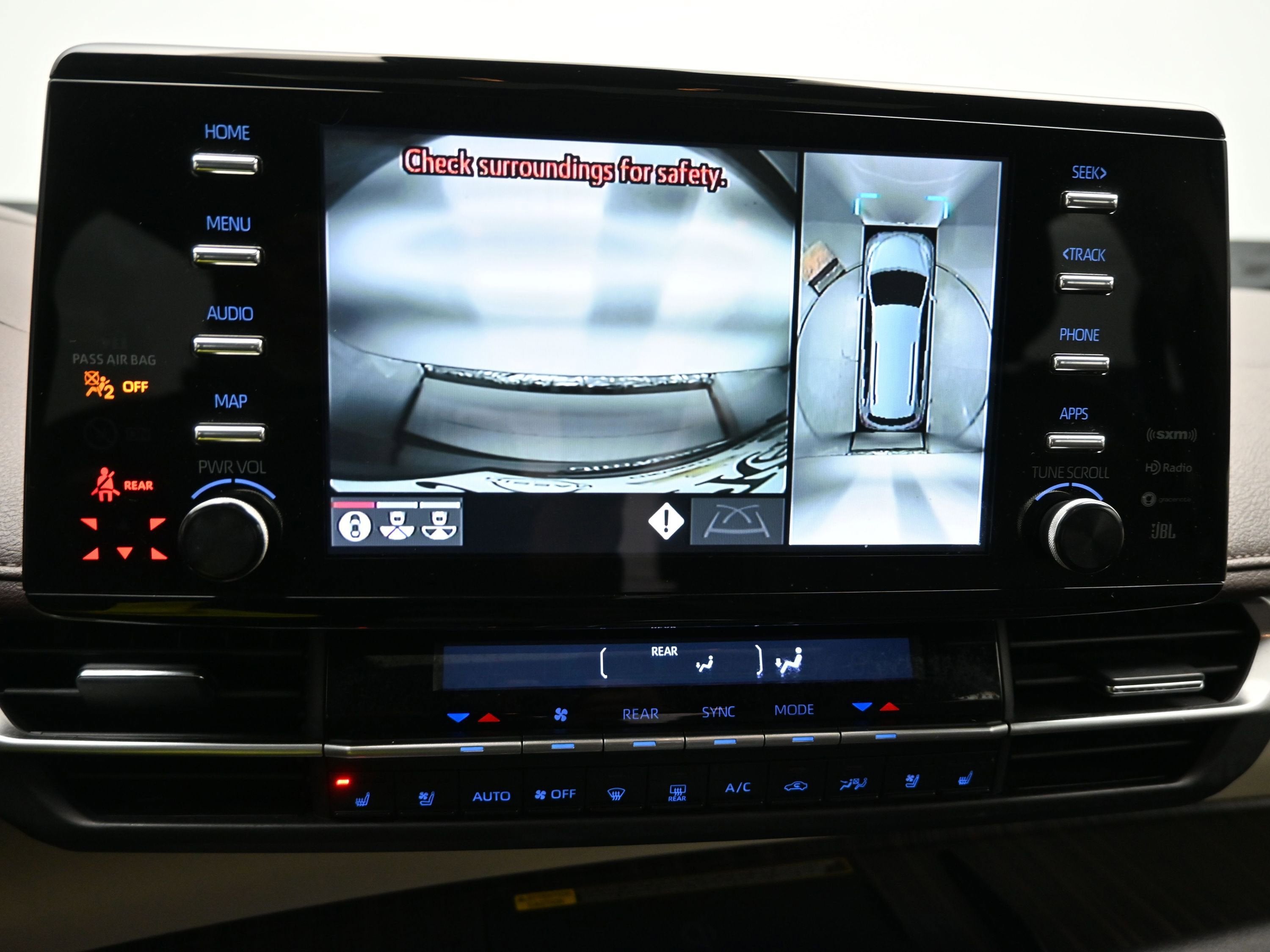 2022 Toyota Sienna Platinum