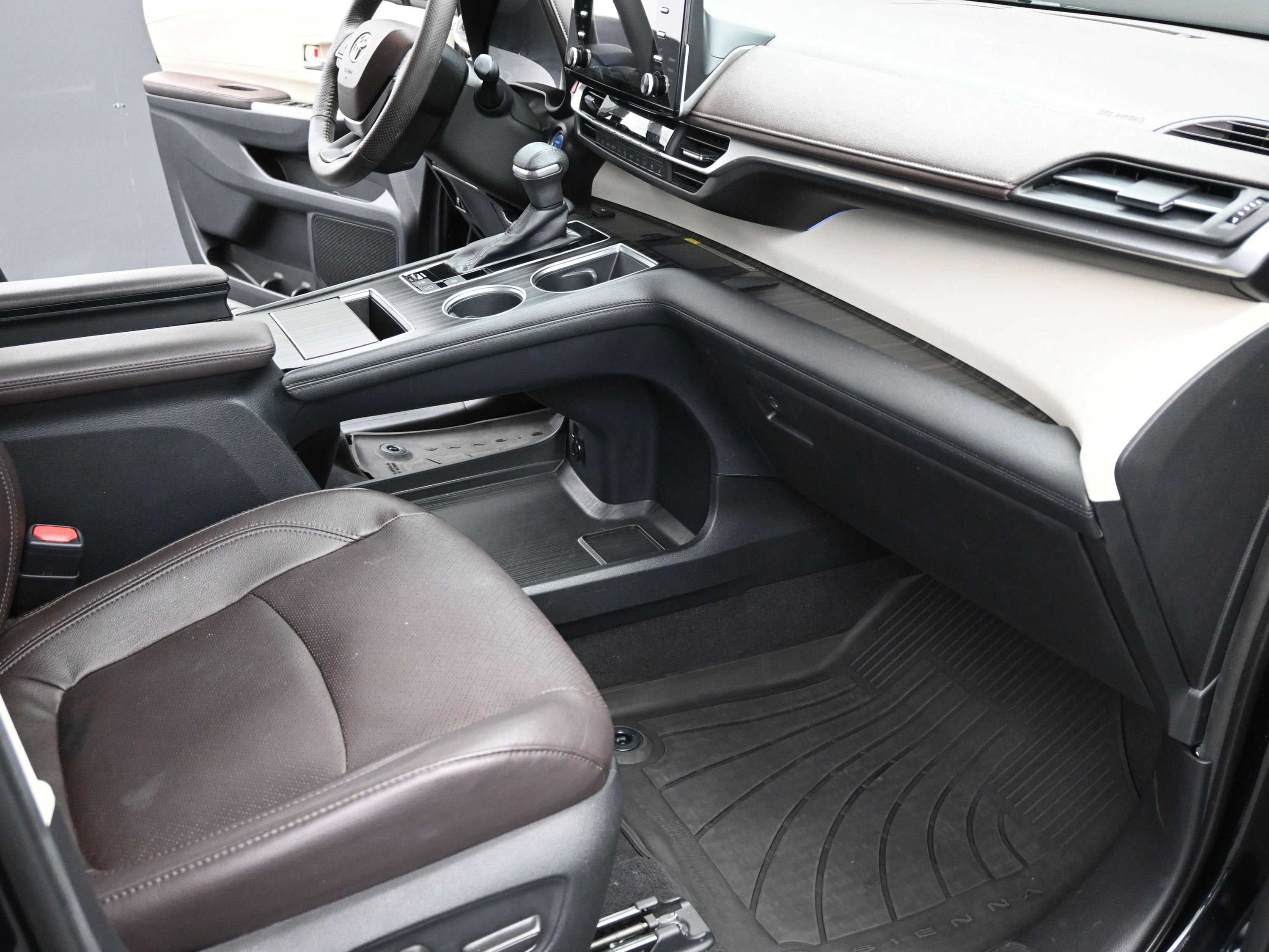 2022 Toyota Sienna Platinum