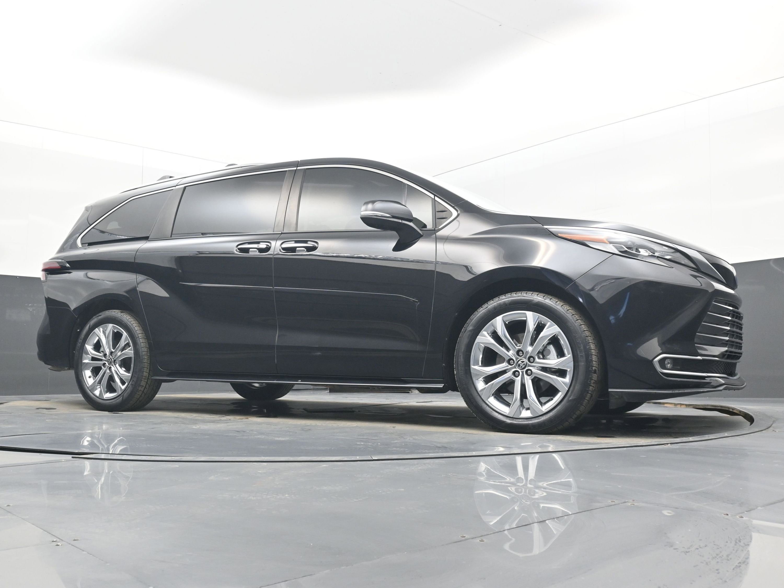 2022 Toyota Sienna Platinum