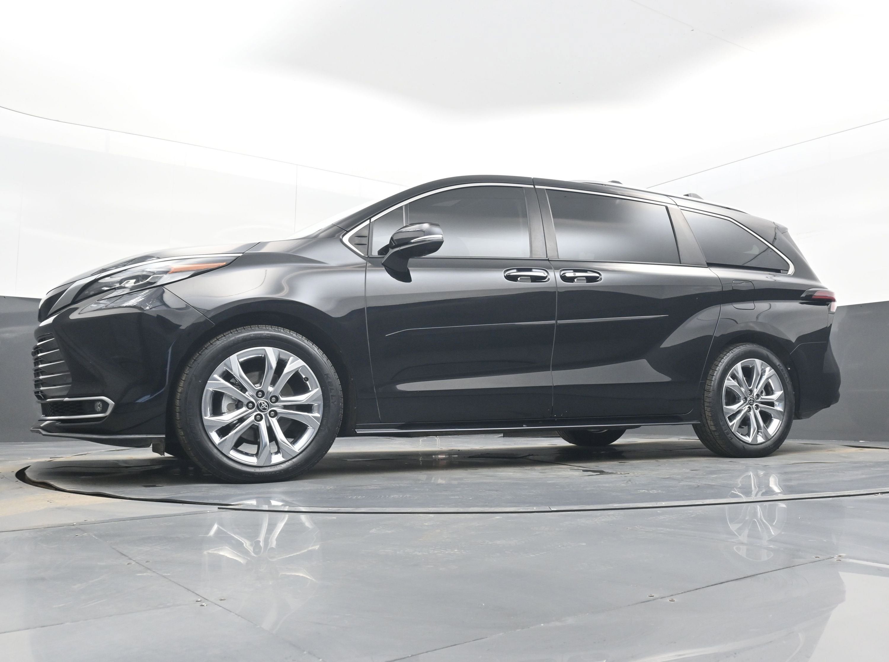 2022 Toyota Sienna Platinum