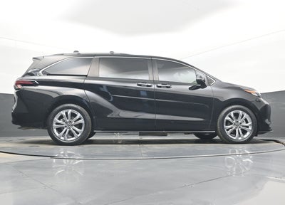 2022 Toyota Sienna Platinum