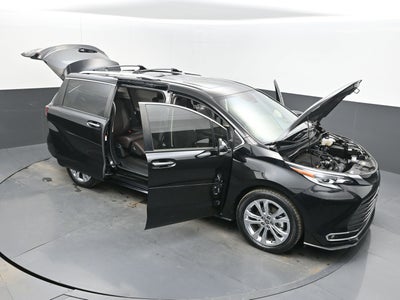 2022 Toyota Sienna Platinum