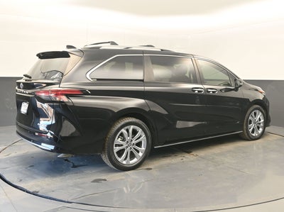 2022 Toyota Sienna Platinum