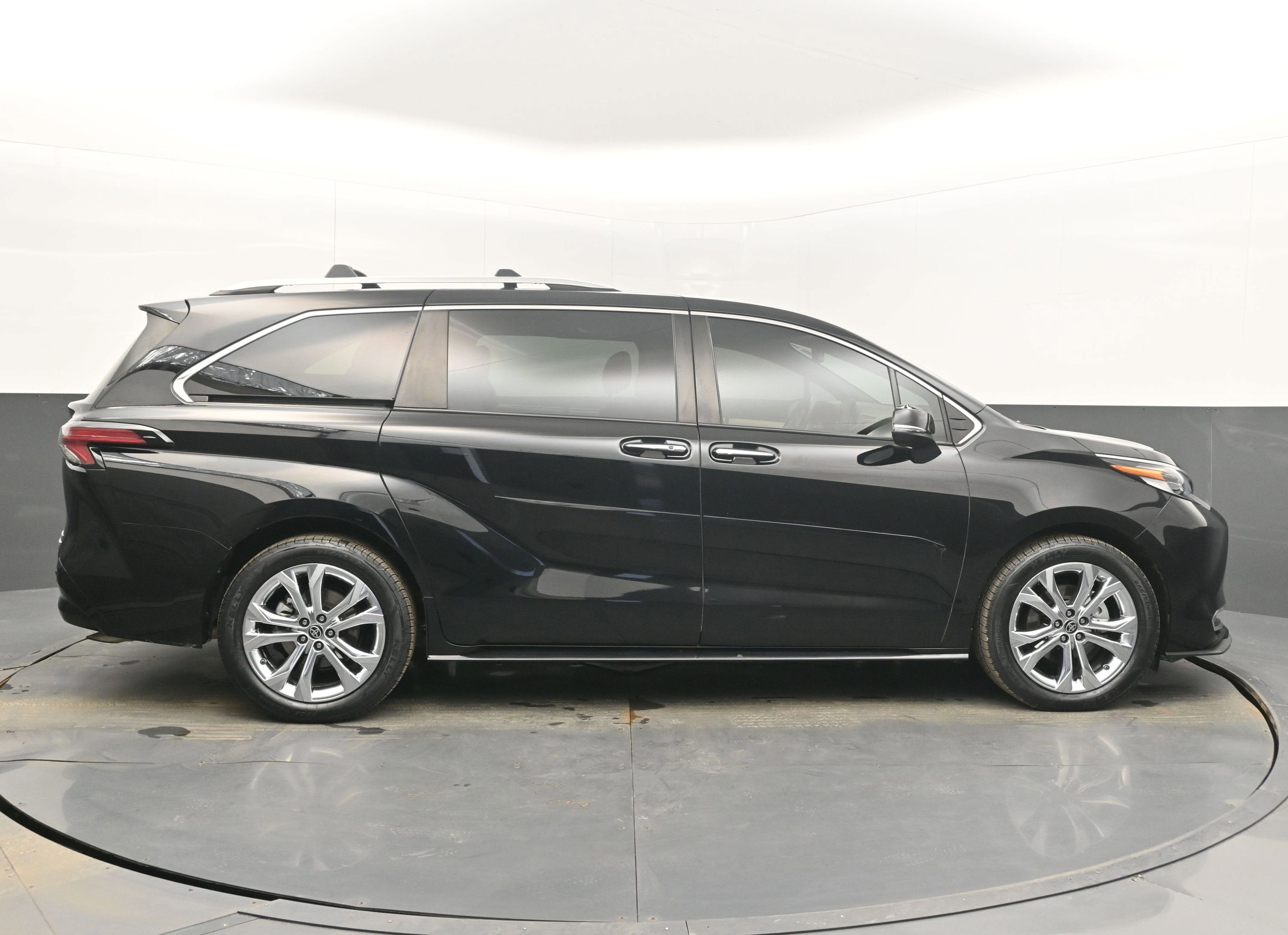 2022 Toyota Sienna Platinum