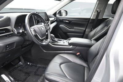 2022 Toyota Highlander Hybrid XLE